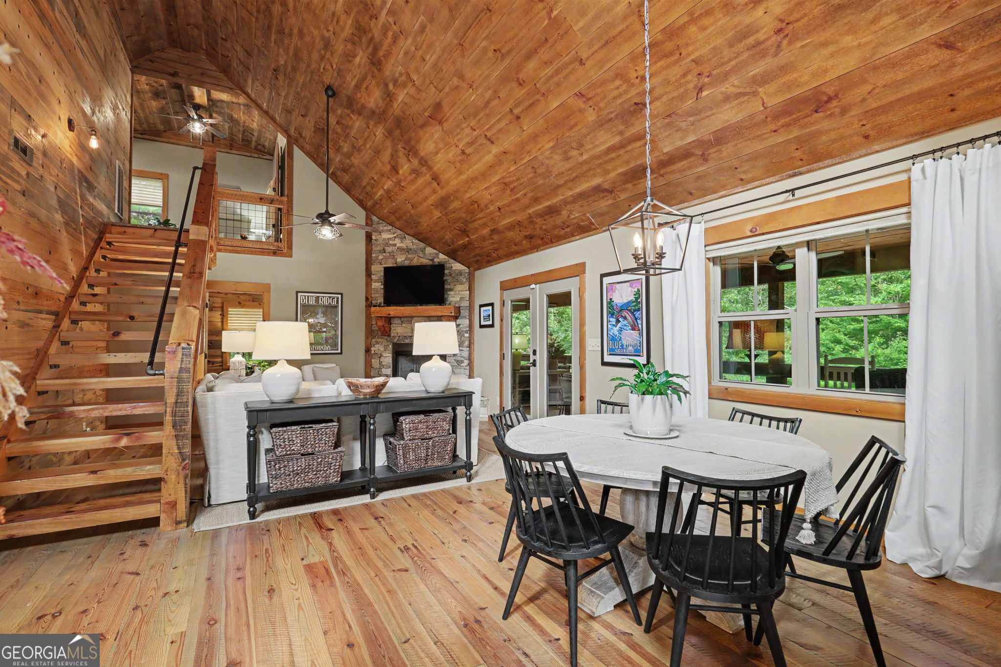 167 Anglers Loop Property Photo 4