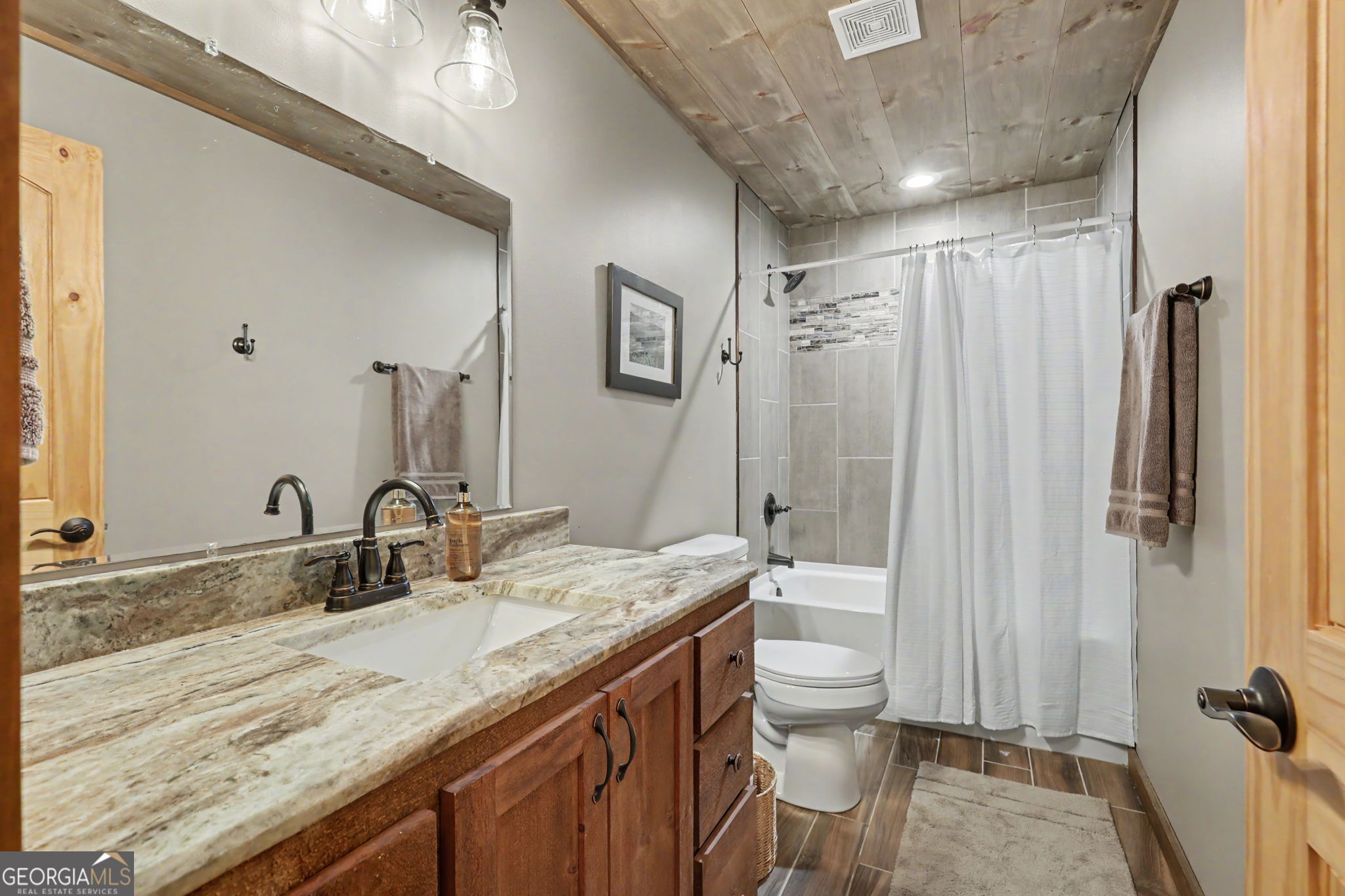 167 Anglers Loop Property Photo 32