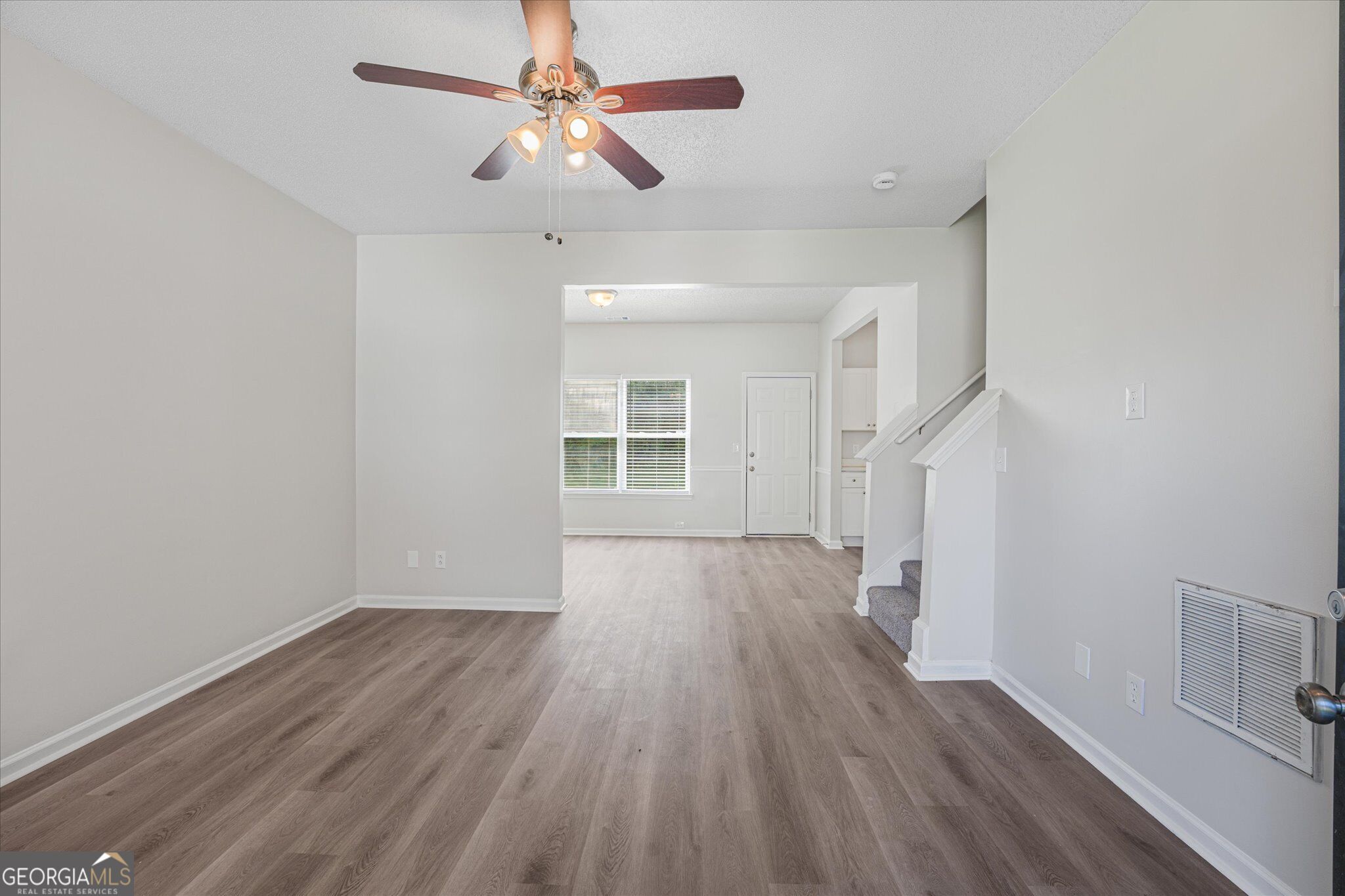 2354 Hackamore Drive Property Photo 8