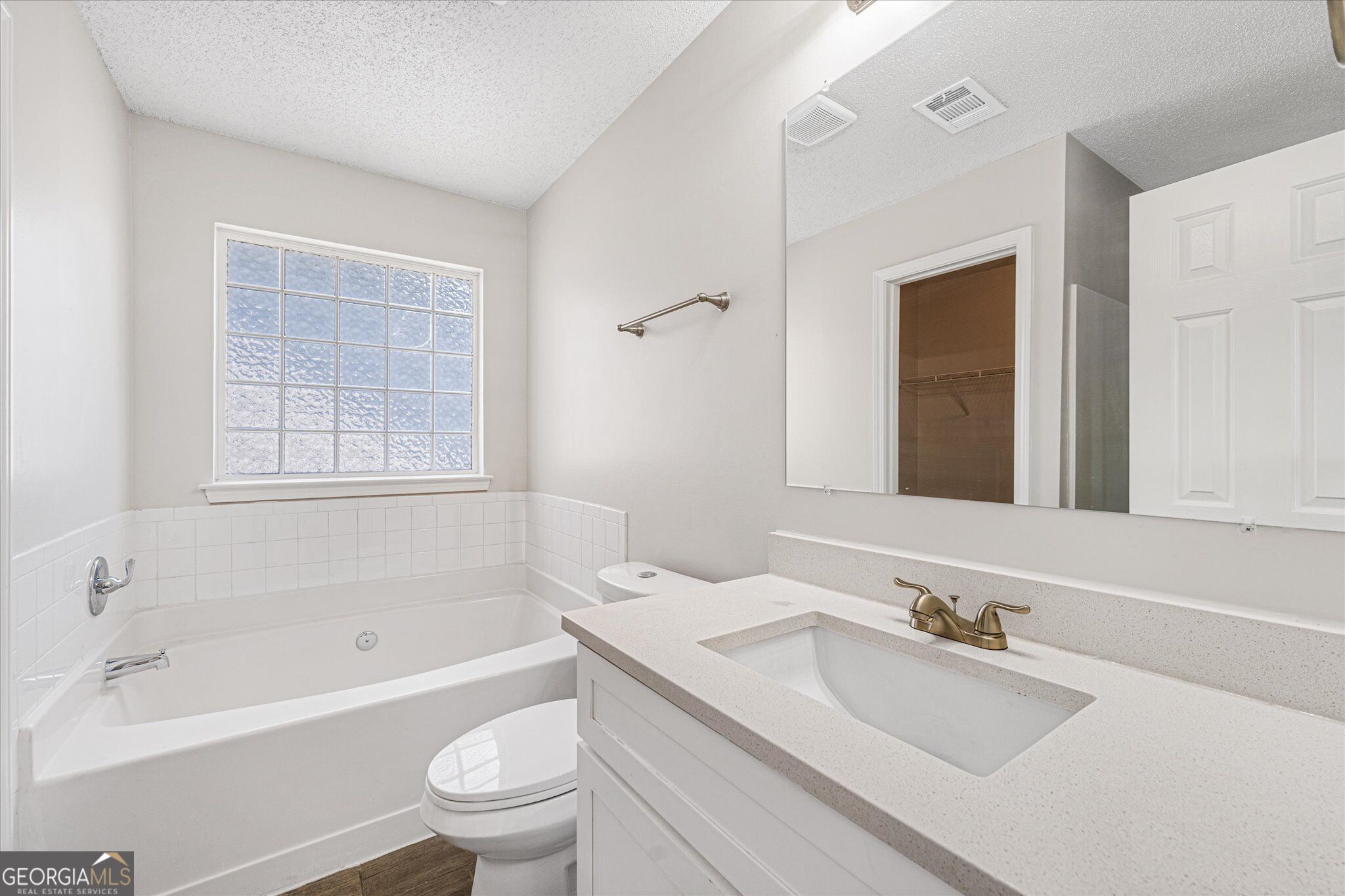 2354 Hackamore Drive Property Photo 24