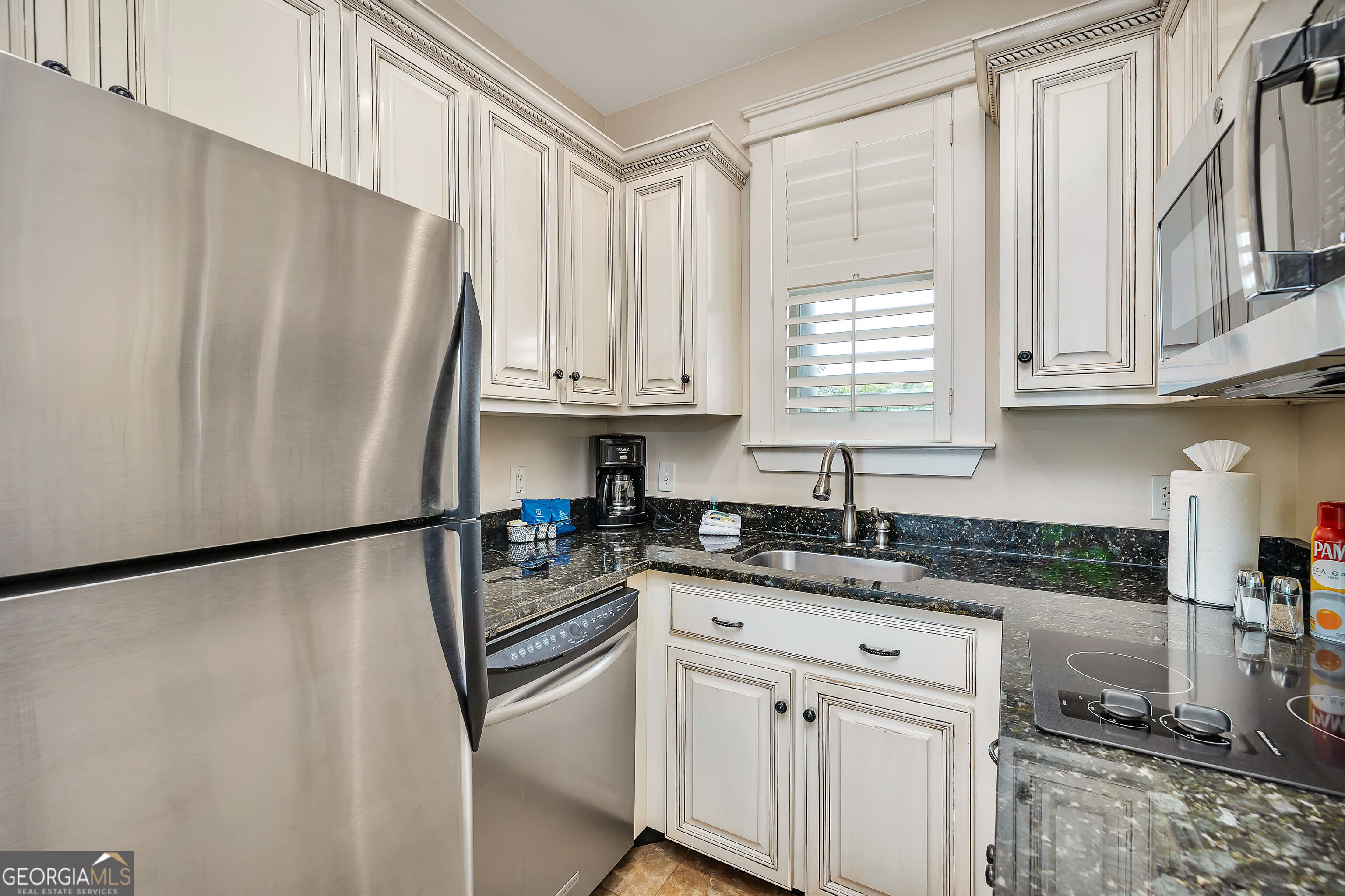 1015 Beachview Drive # 206 Property Photo 6