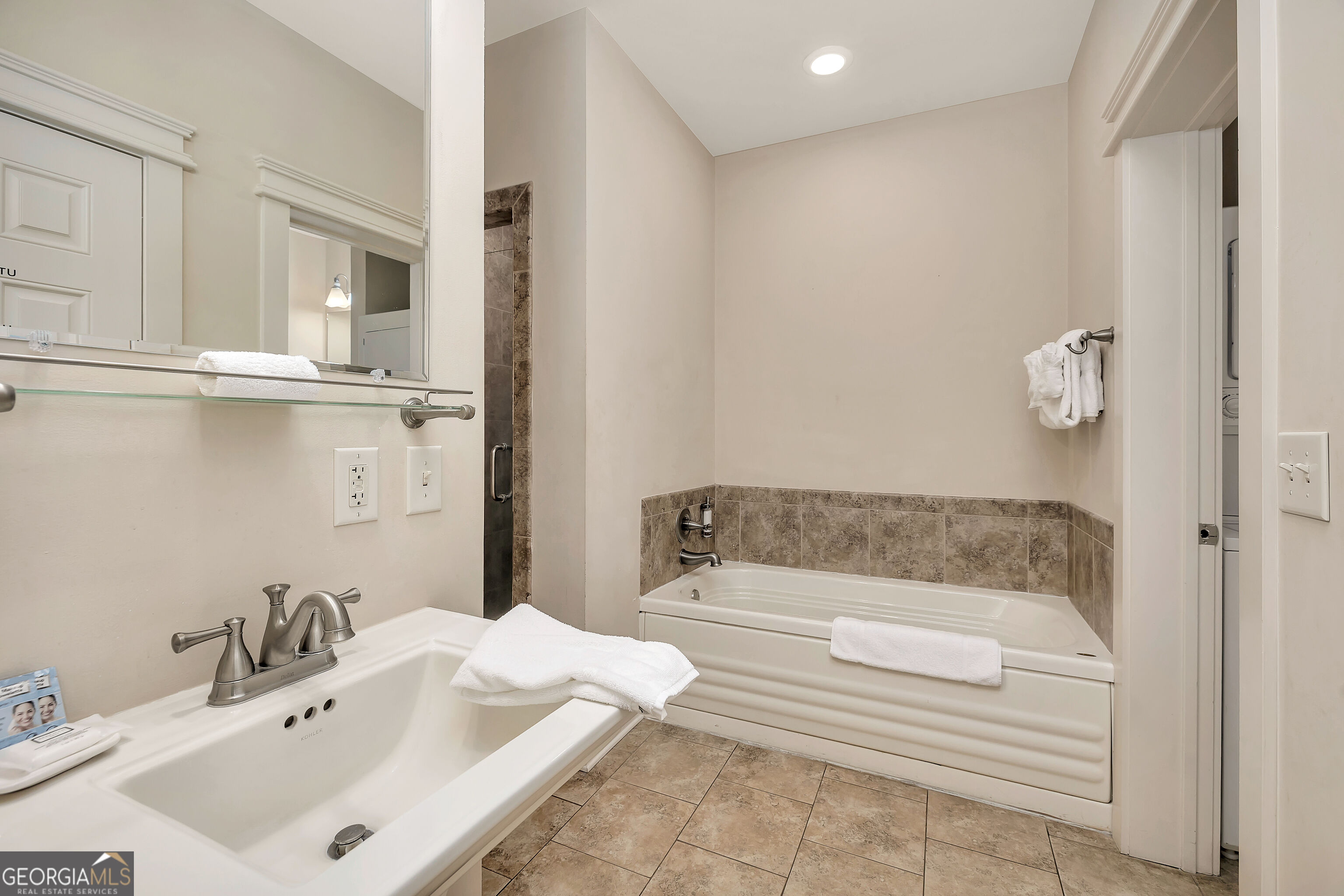 1015 Beachview Drive # 206 Property Photo 8