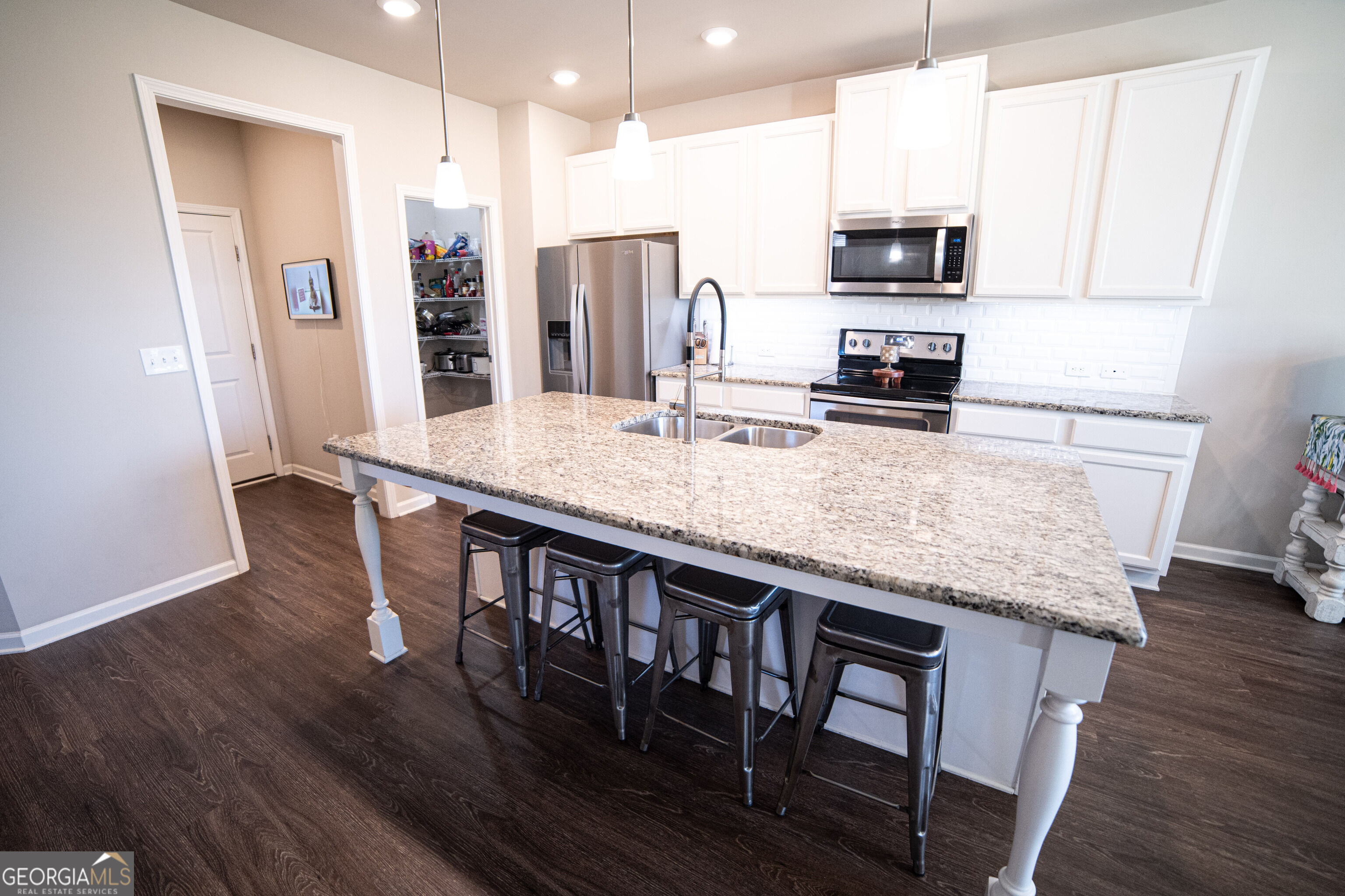 9849 Elderberry Pointe Property Photo 8