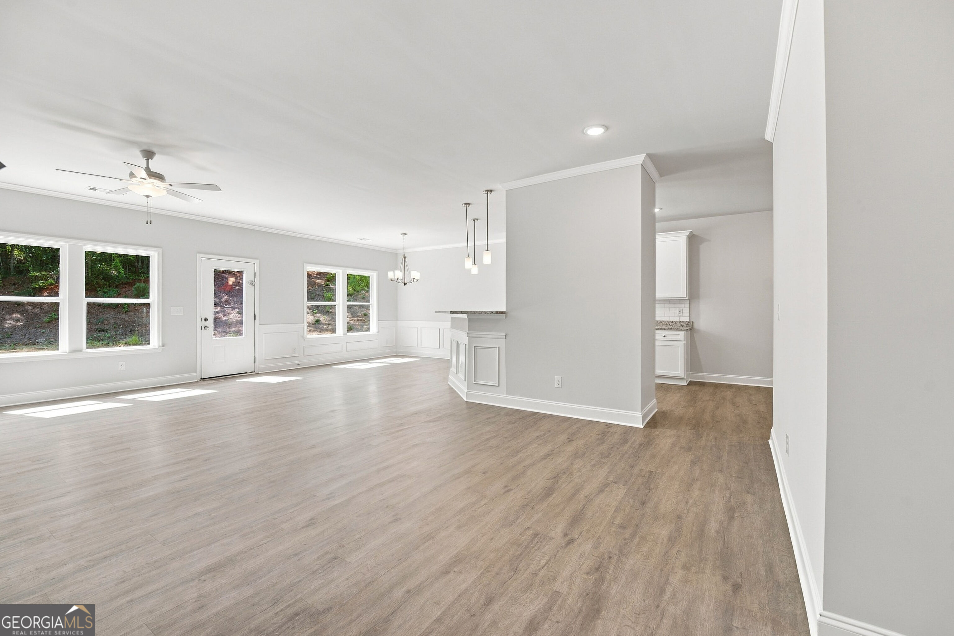 4472 Rivercliffs Way Property Photo 3