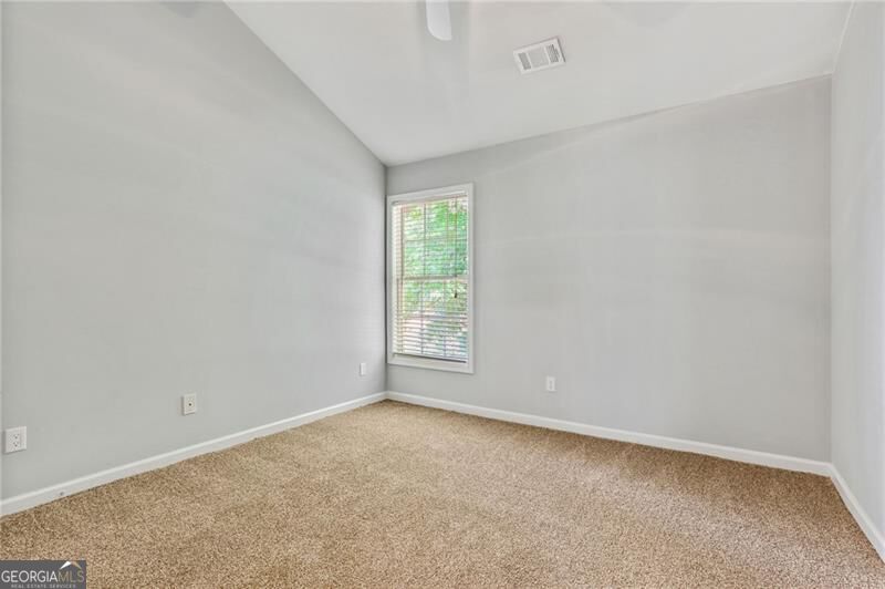 412 Eglington Trail Property Photo 9