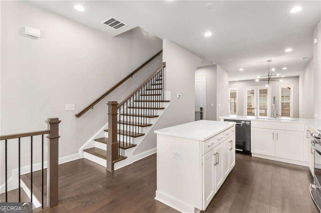 4312 Parkside Place Property Photo 5