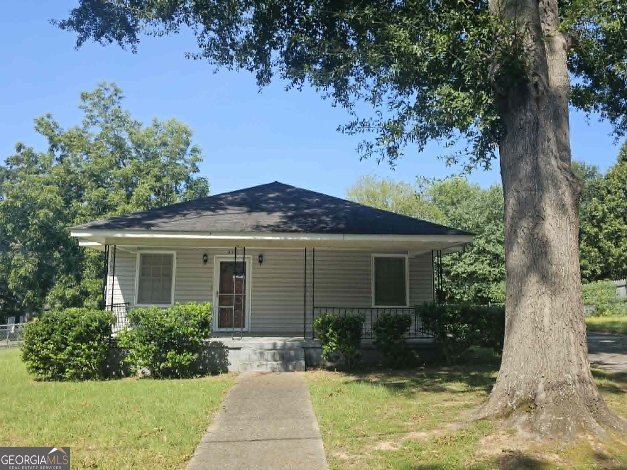 428 Line Street Property Photo 1