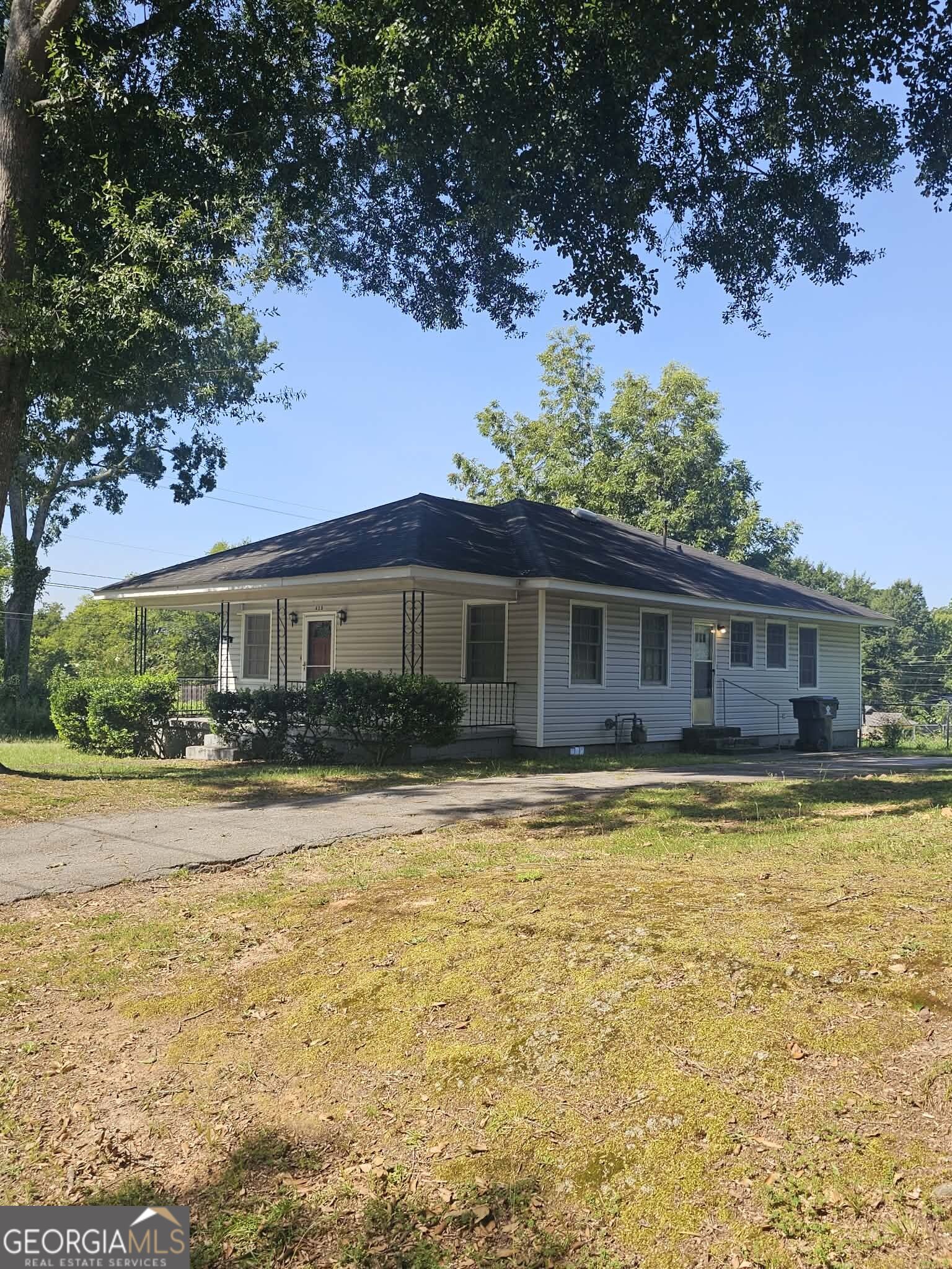 428 Line Street Property Photo 5