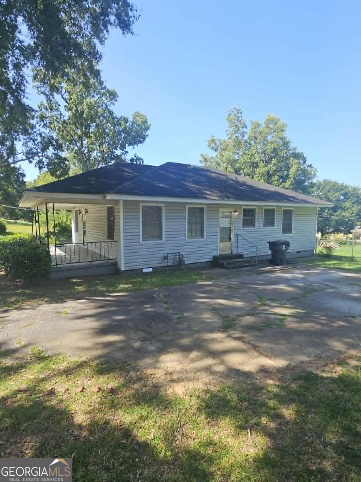 428 Line Street Property Photo 7