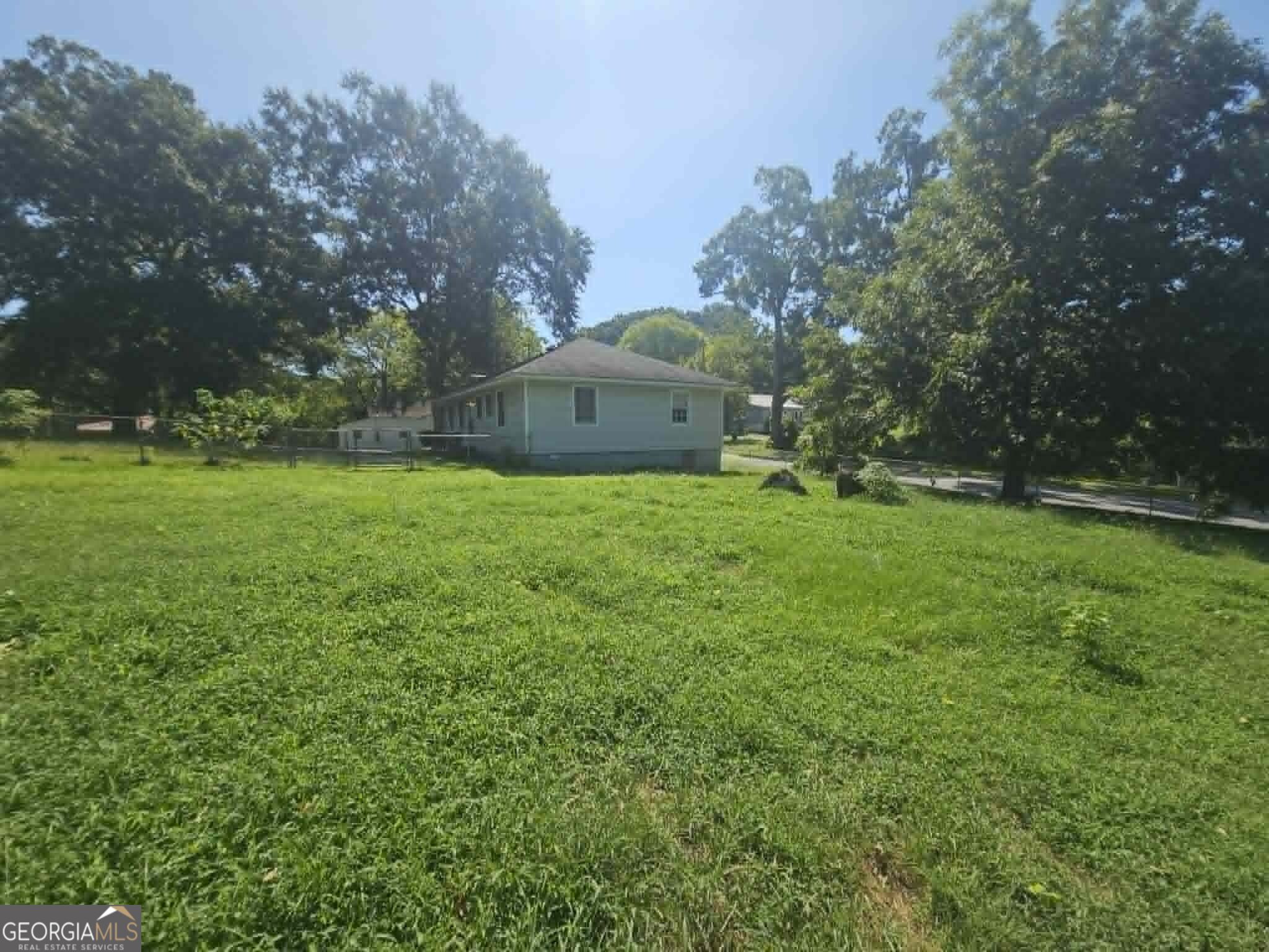 428 Line Street Property Photo 9