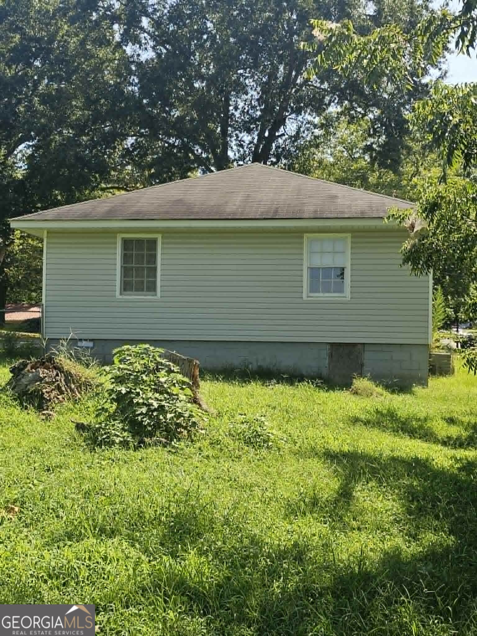 428 Line Street Property Photo 10