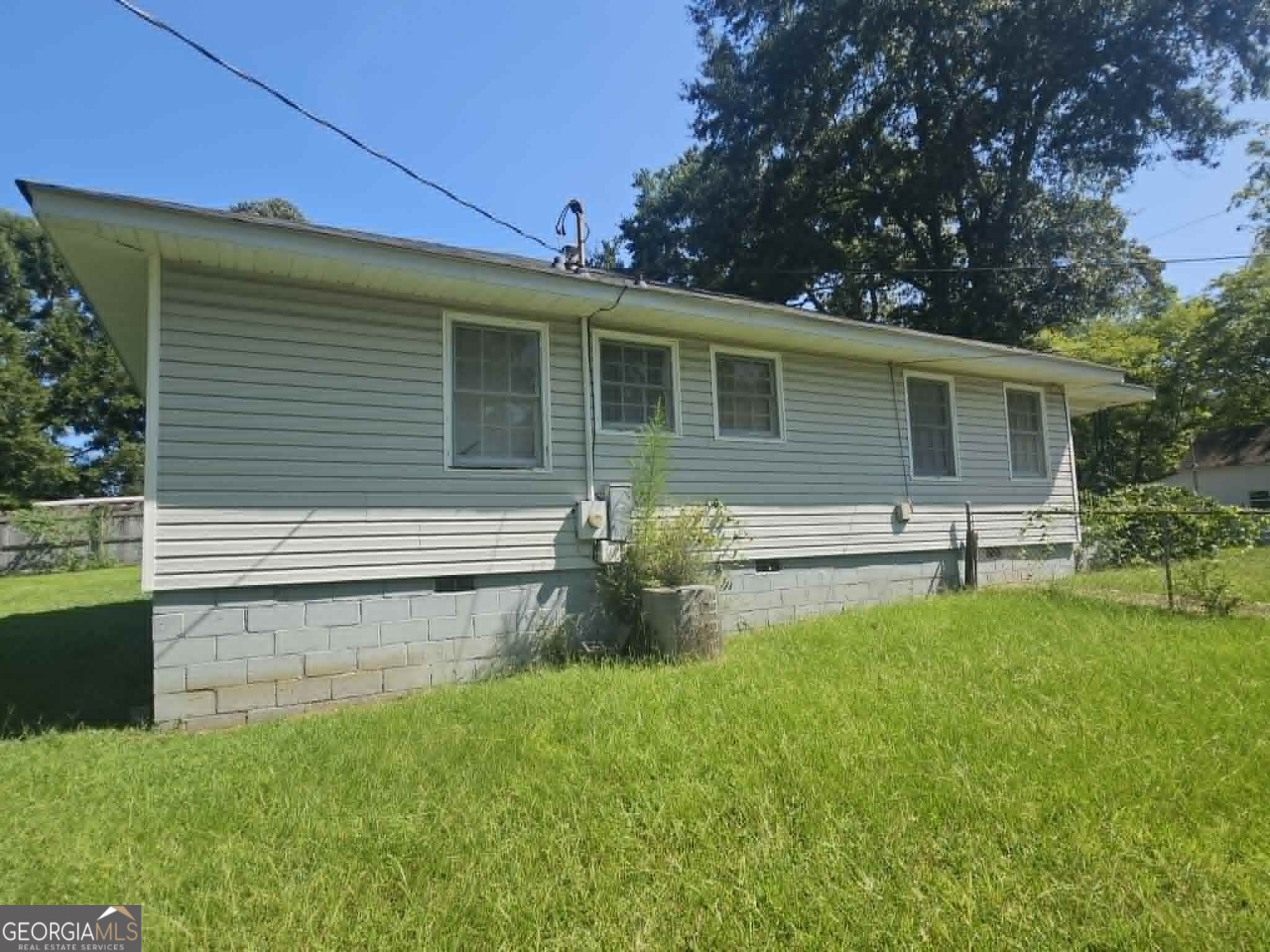 428 Line Street Property Photo 11
