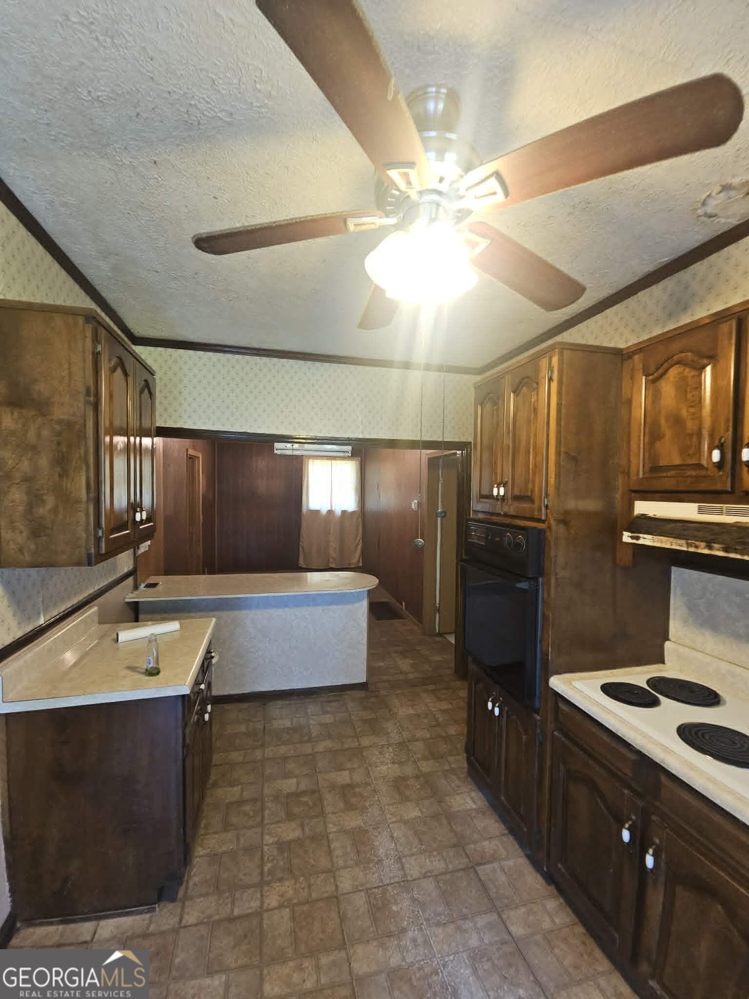 428 Line Street Property Photo 12