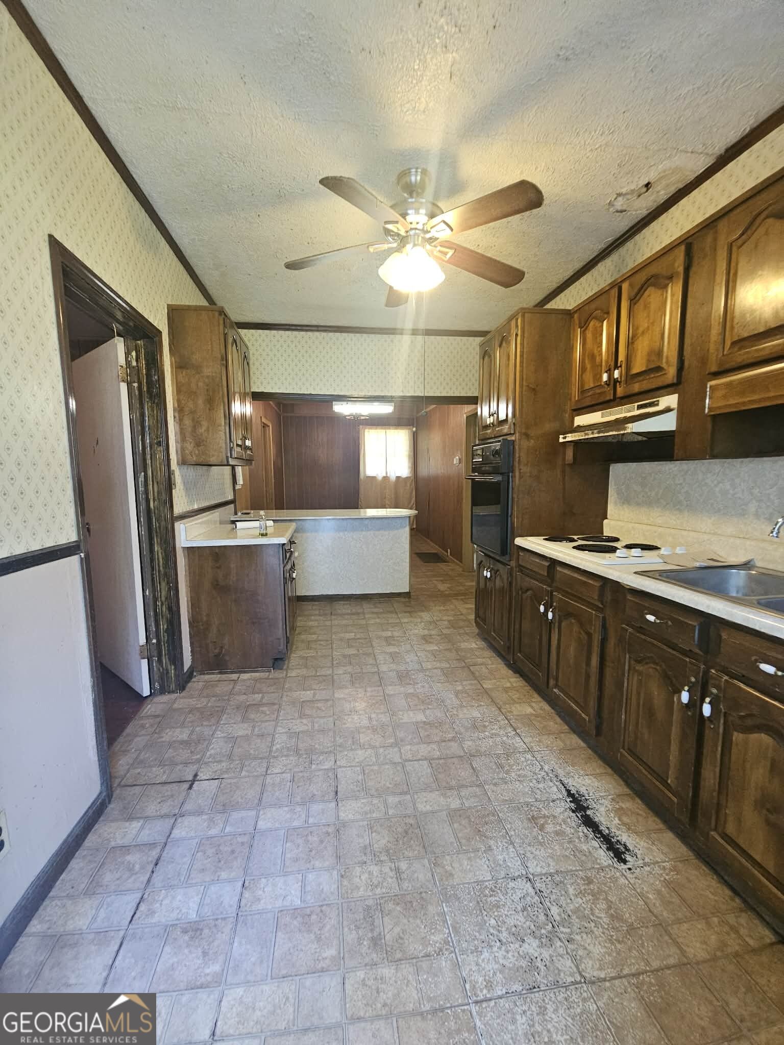 428 Line Street Property Photo 13