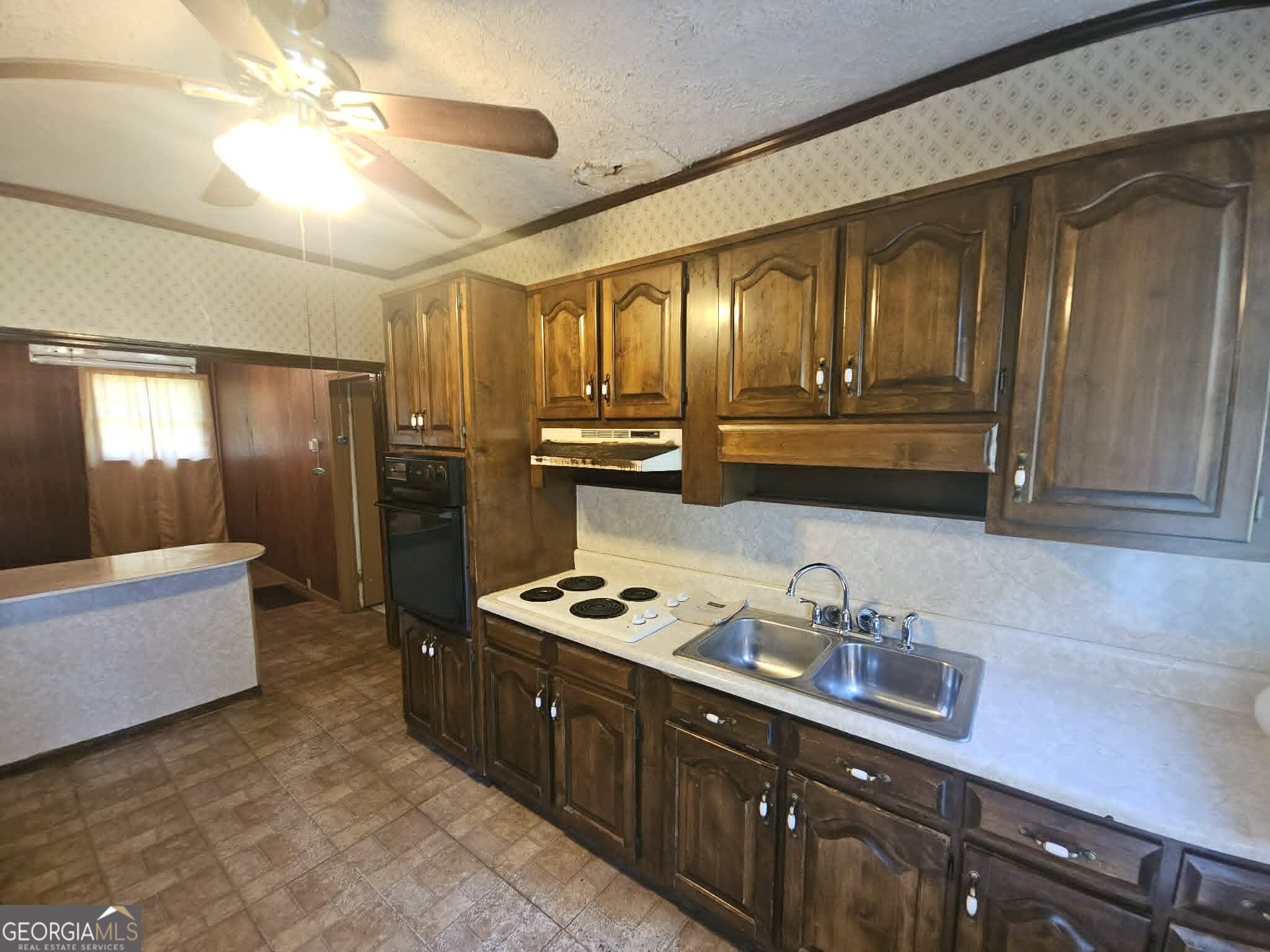 428 Line Street Property Photo 16