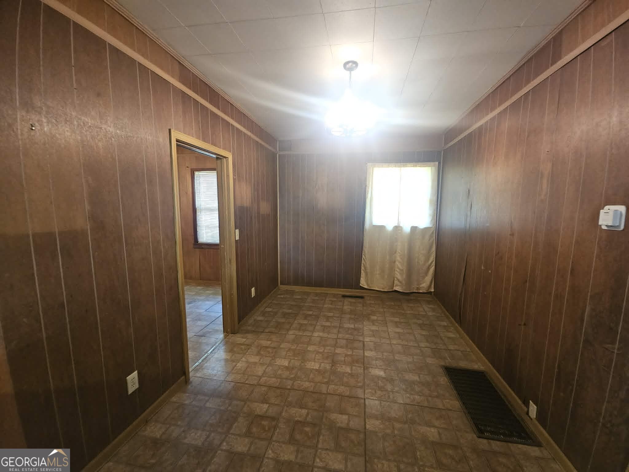 428 Line Street Property Photo 17