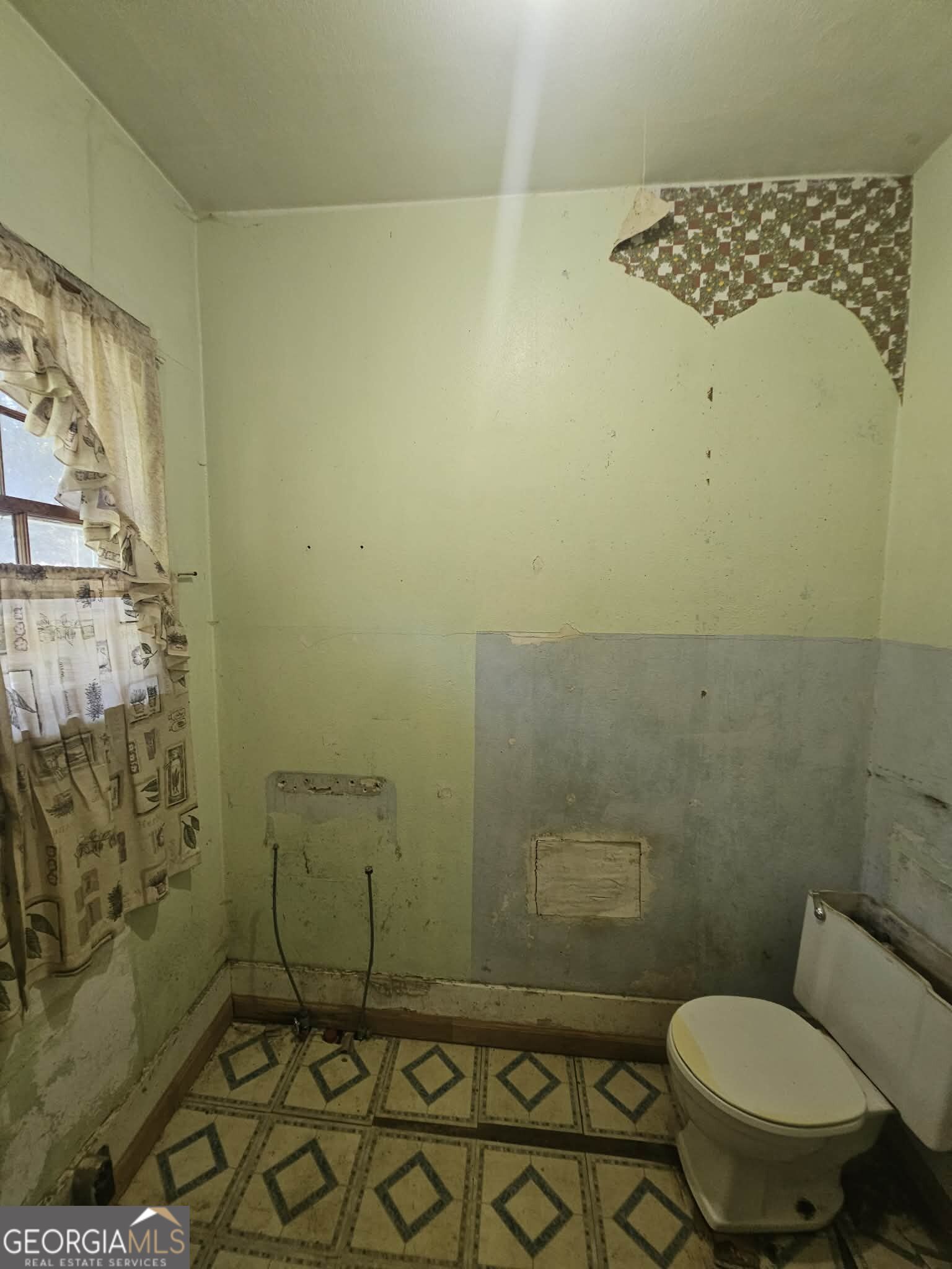 428 Line Street Property Photo 22