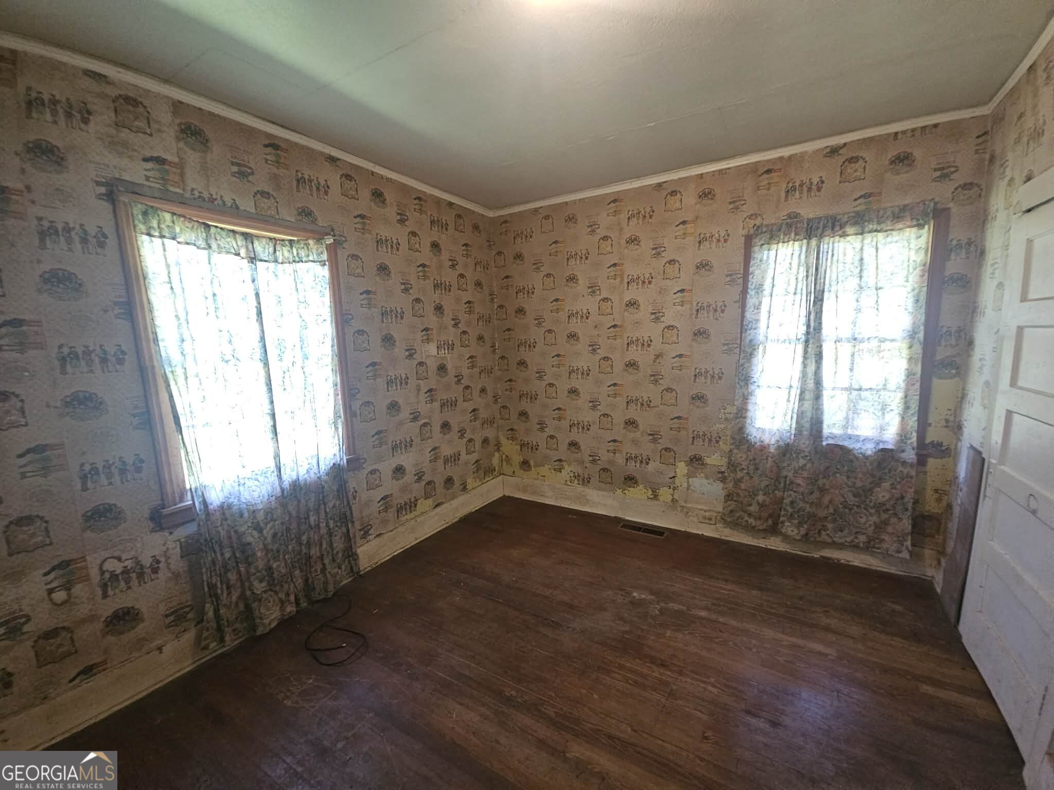 428 Line Street Property Photo 24