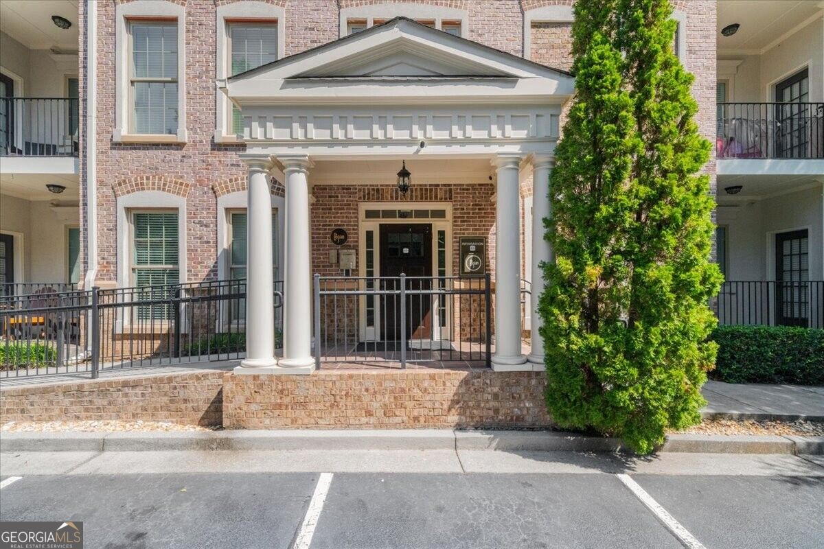 2360 Logan Circle Ne # 102 Property Photo 4