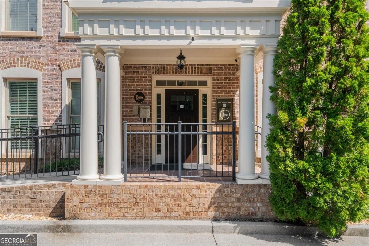 2360 Logan Circle Ne # 102 Property Photo 5