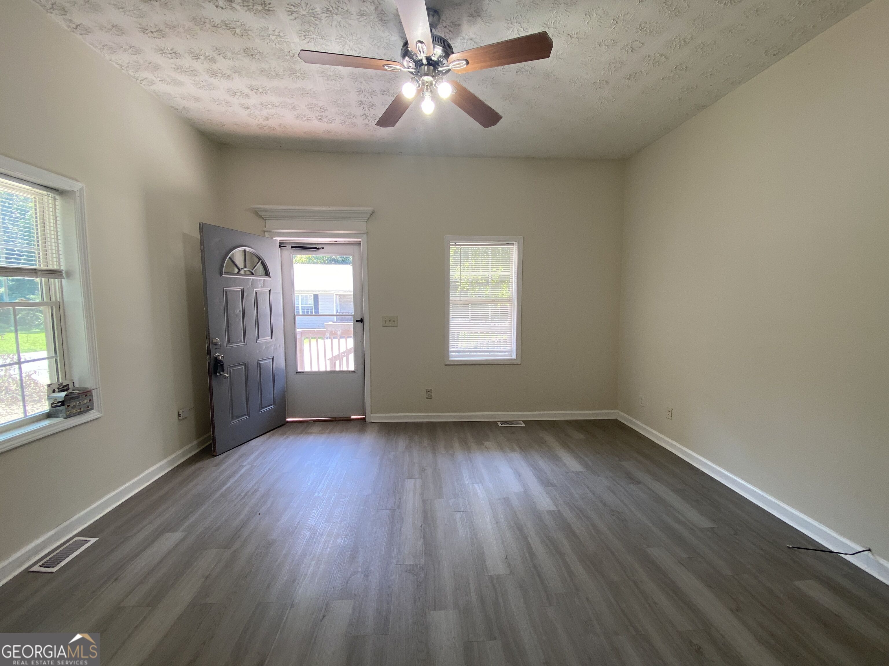 125 Hubbard Street # B Property Photo 3