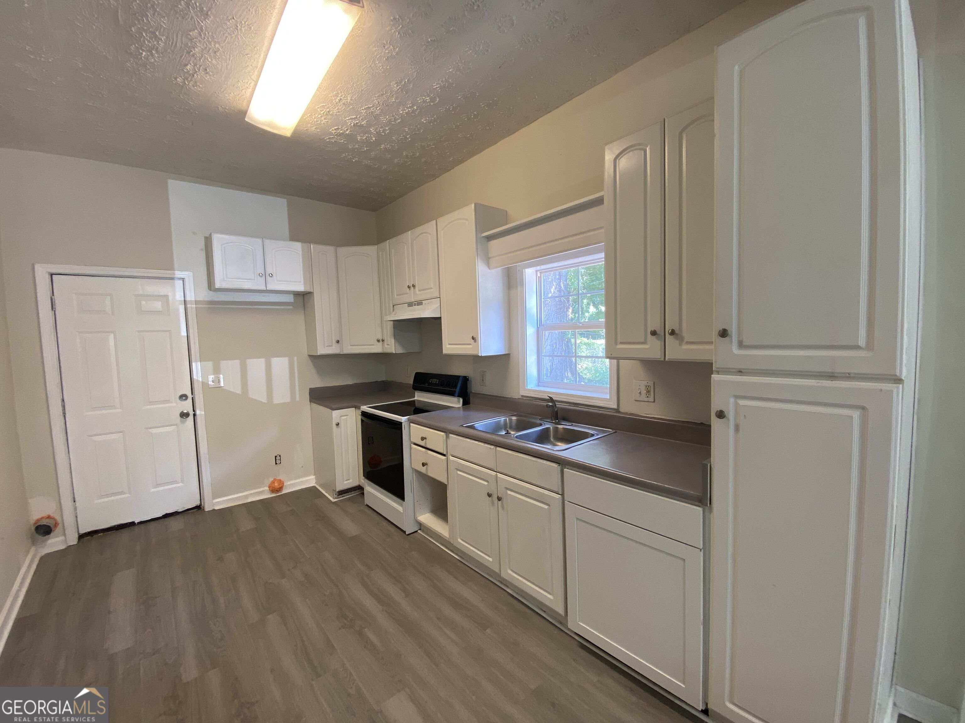 125 Hubbard Street # B Property Photo 5