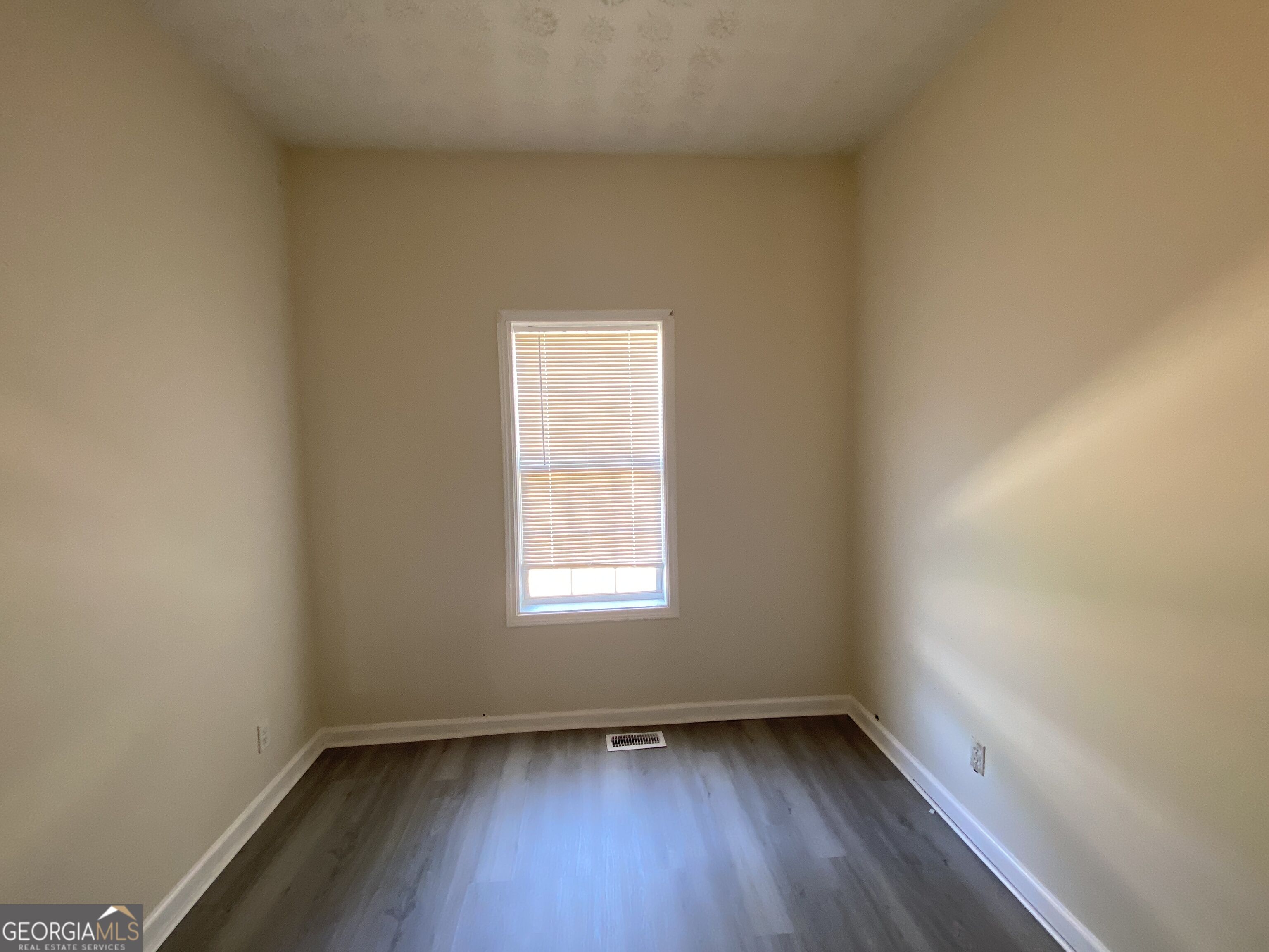 125 Hubbard Street # B Property Photo 11