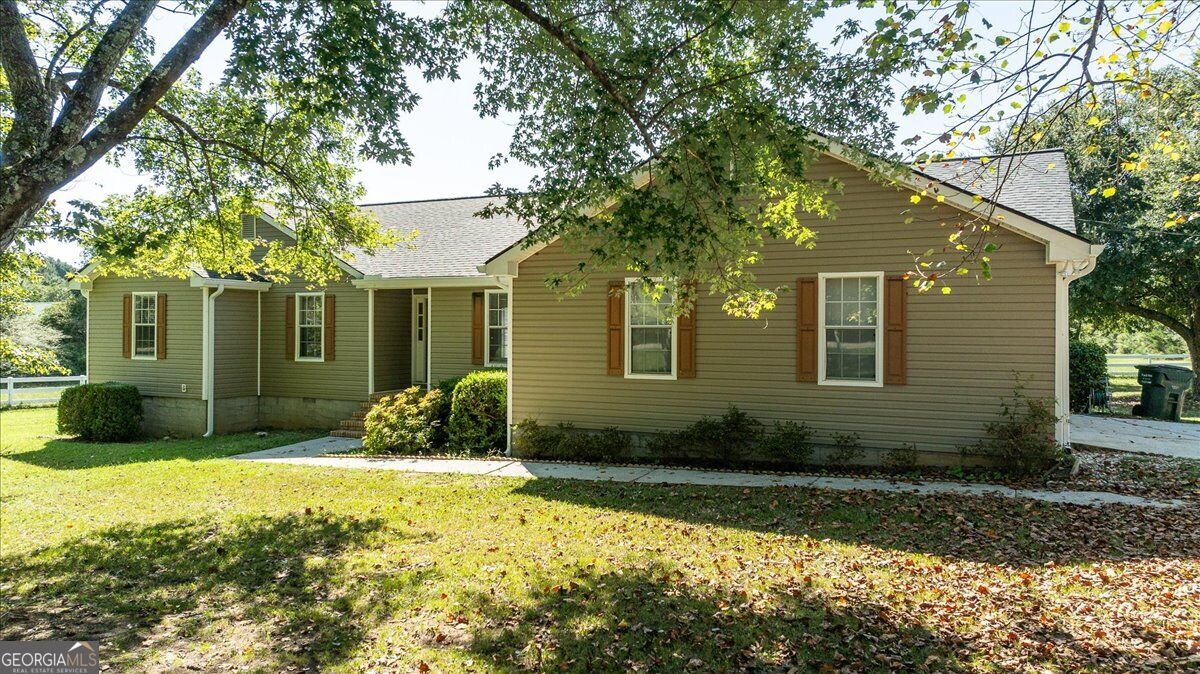 358 Roscoe Davis Road Property Photo 1