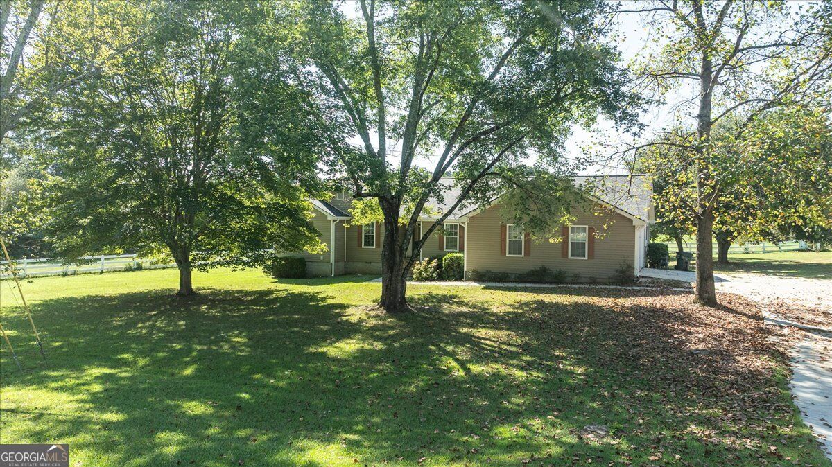 358 Roscoe Davis Road Property Photo 2