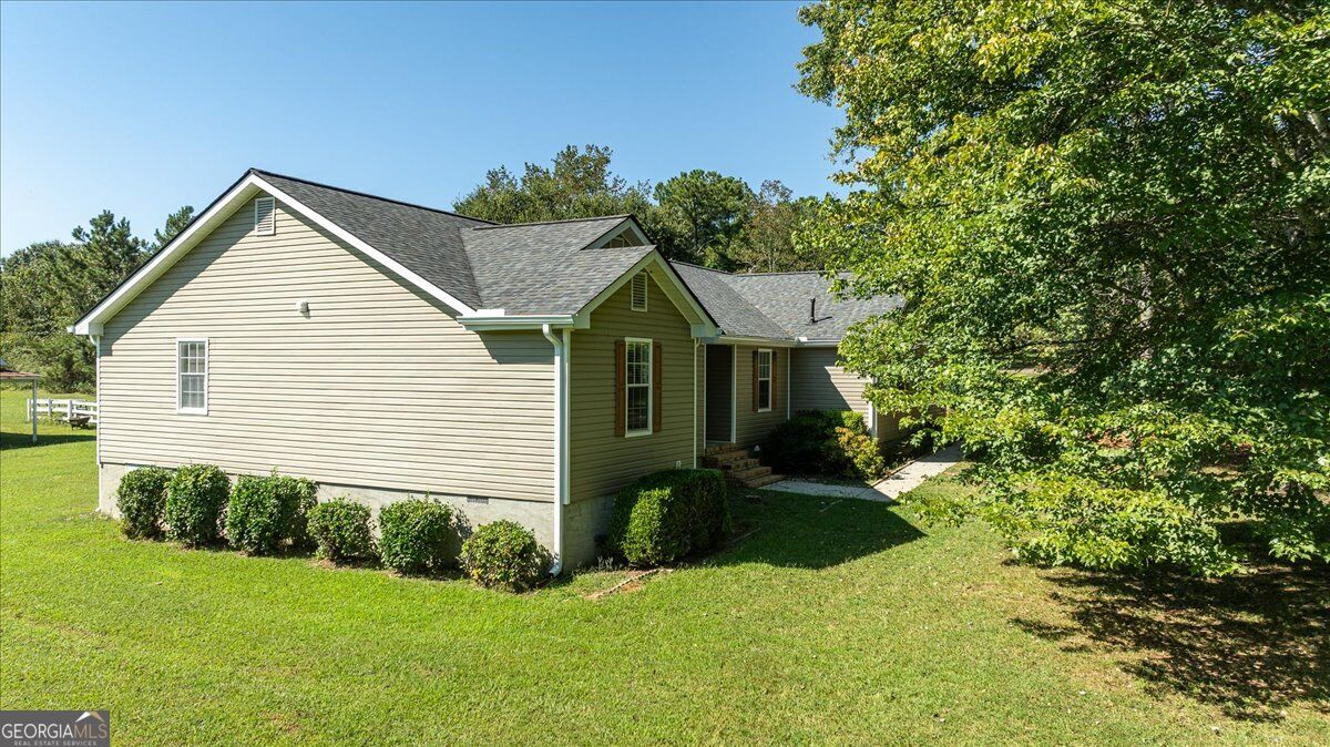 358 Roscoe Davis Road Property Photo 3