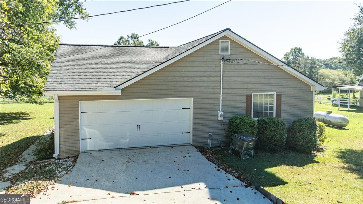 358 Roscoe Davis Road Property Photo 4