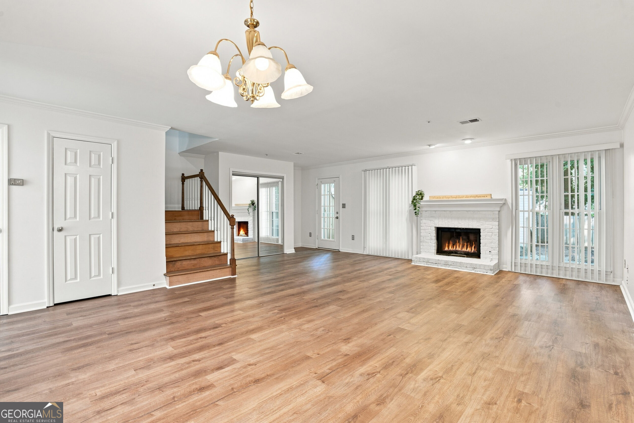 599 Saint James Walk Se Property Photo 5