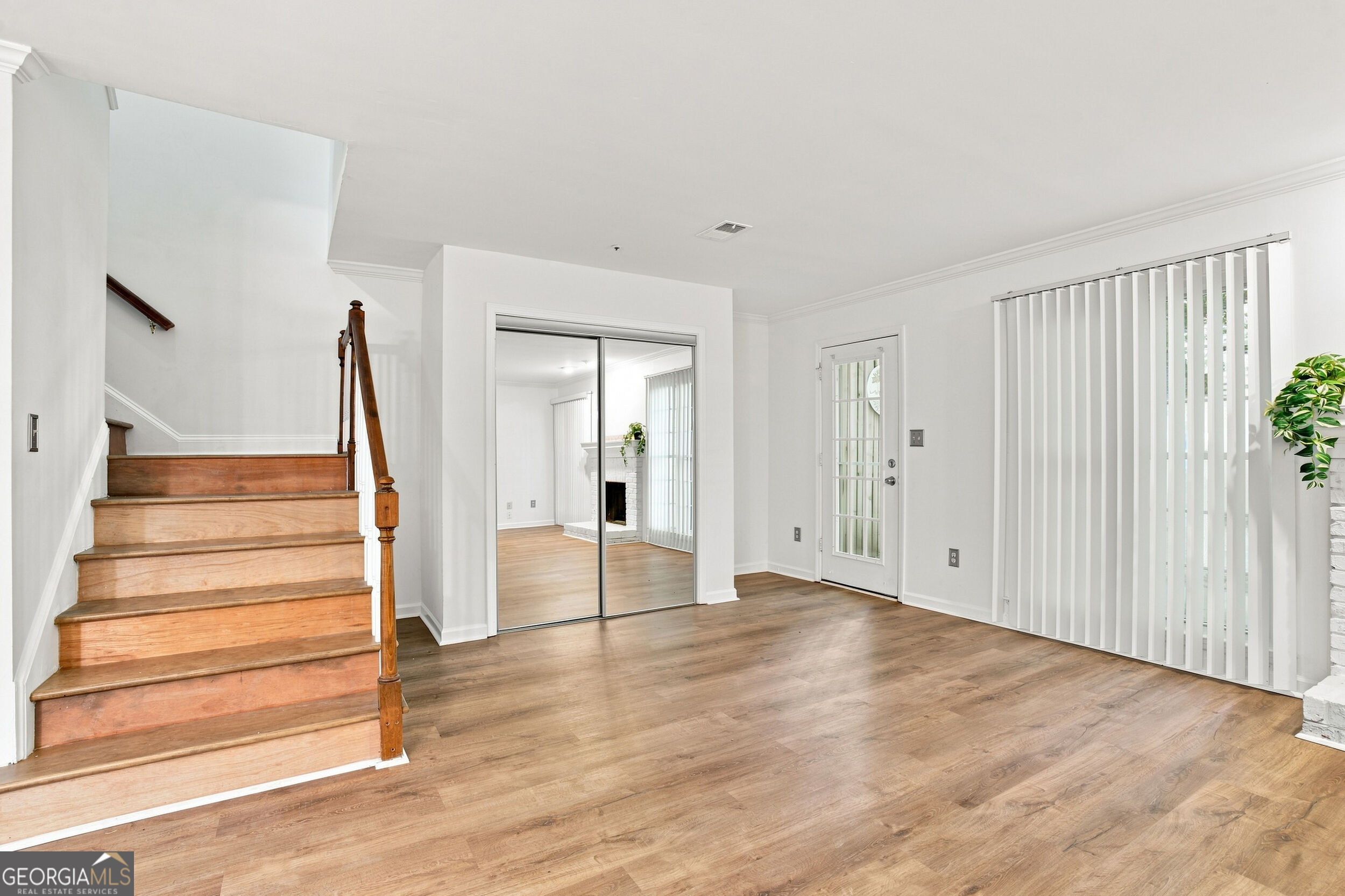 599 Saint James Walk Se Property Photo 7