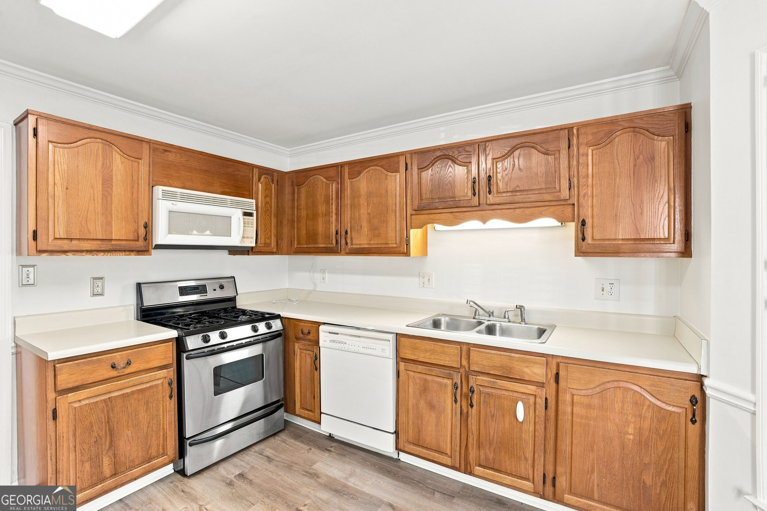 599 Saint James Walk Se Property Photo 11