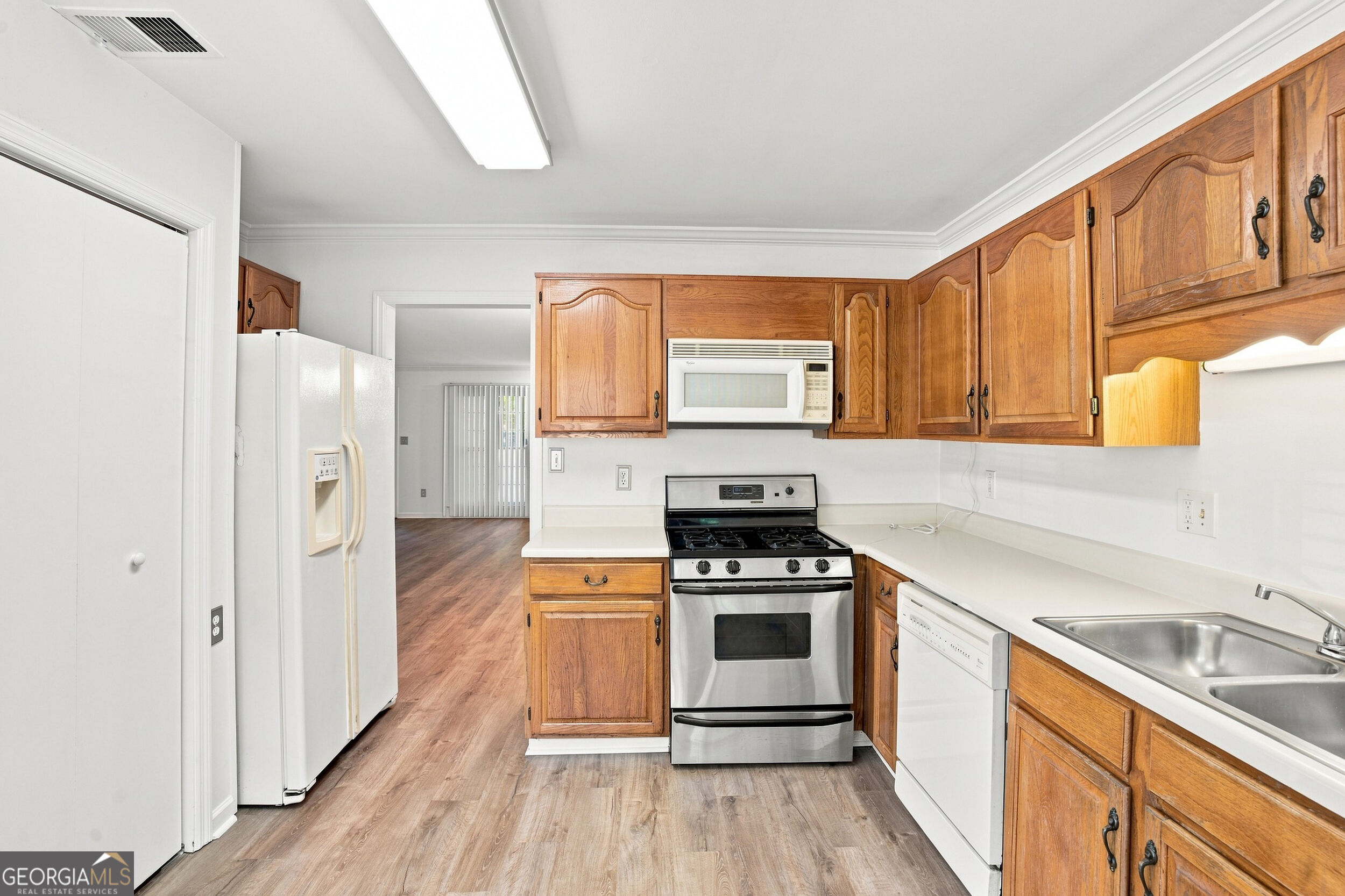 599 Saint James Walk Se Property Photo 12