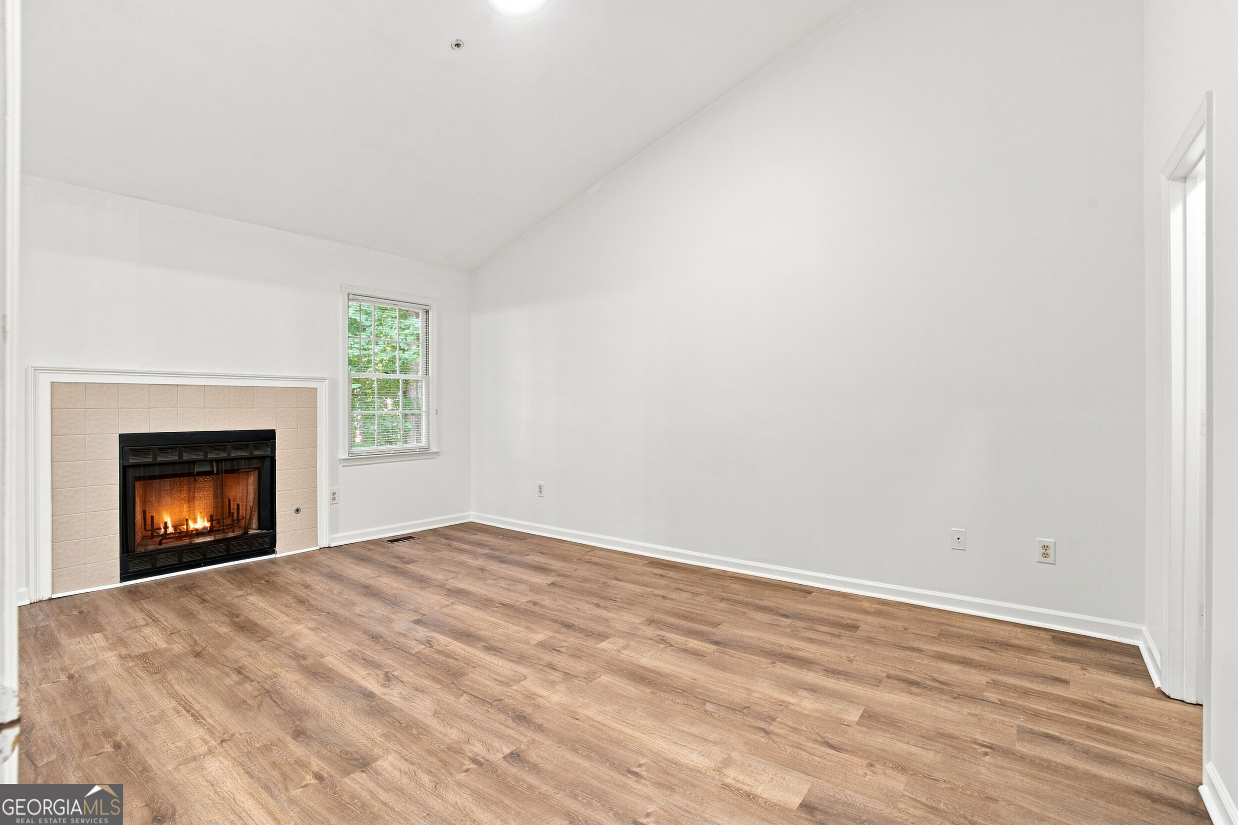 599 Saint James Walk Se Property Photo 19