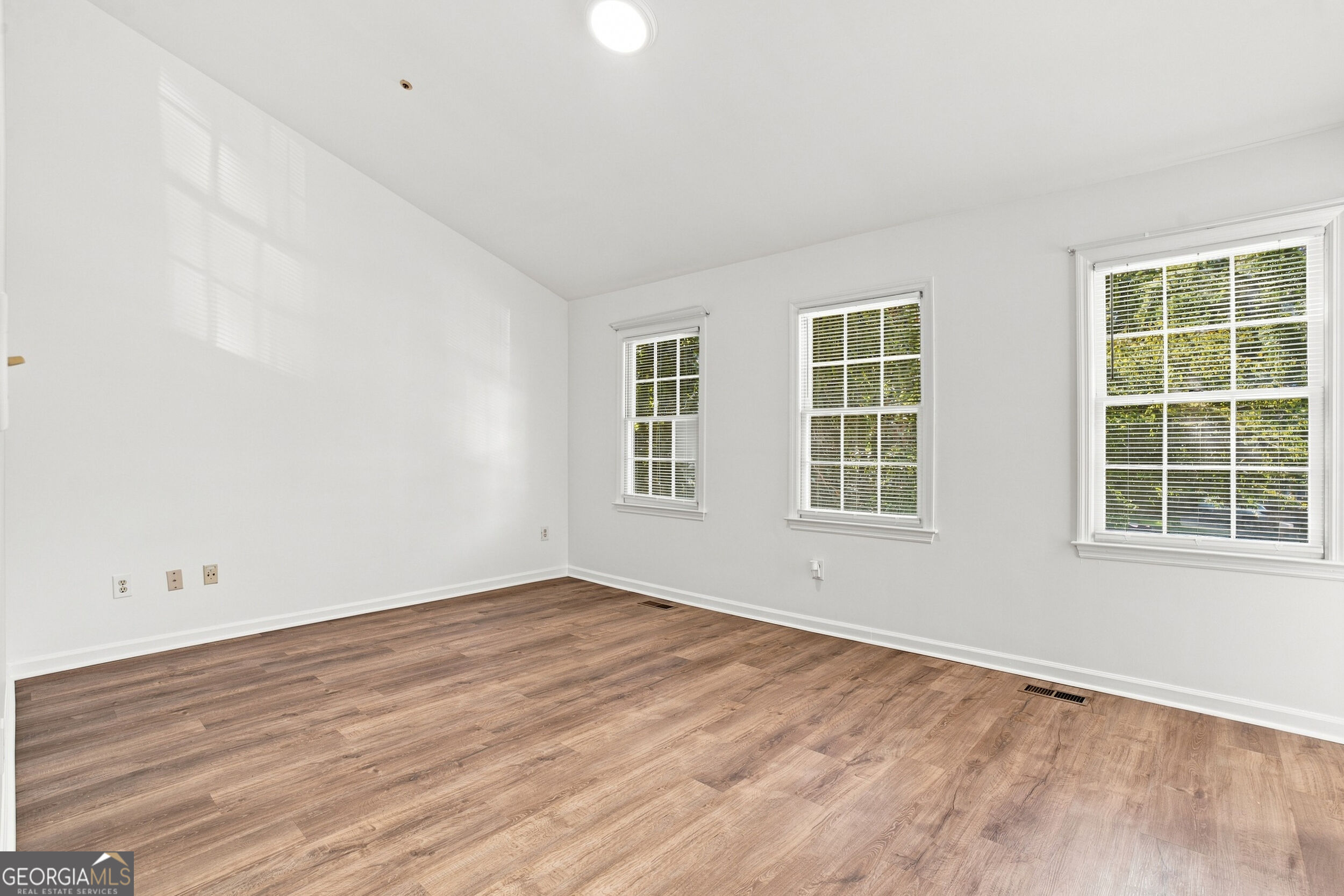 599 Saint James Walk Se Property Photo 31