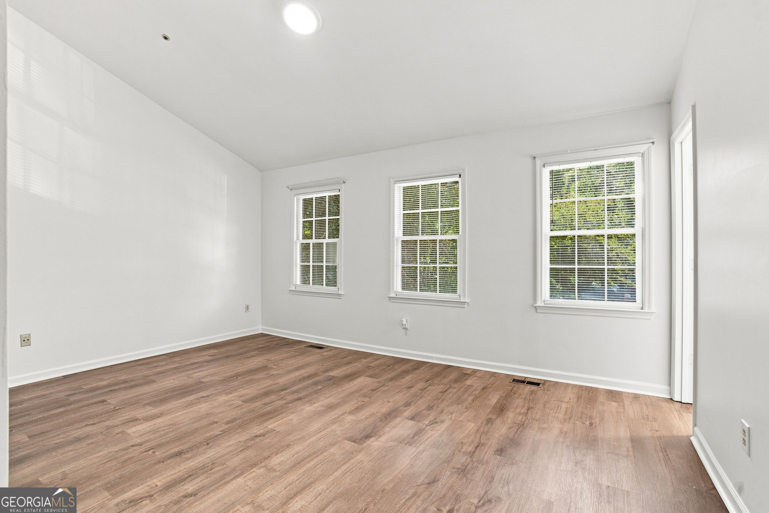 599 Saint James Walk Se Property Photo 33
