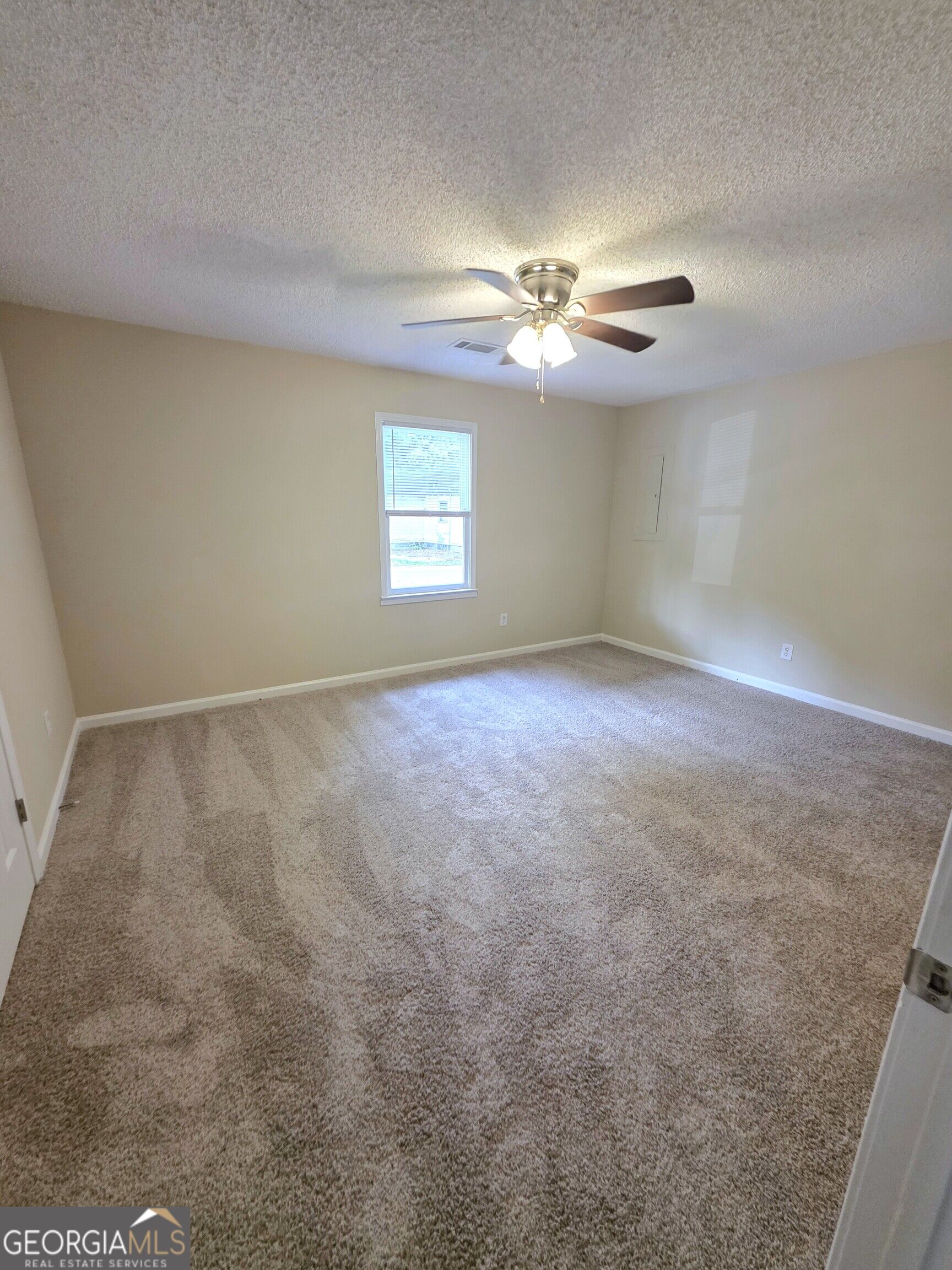 118 Griffith Street Property Photo 6