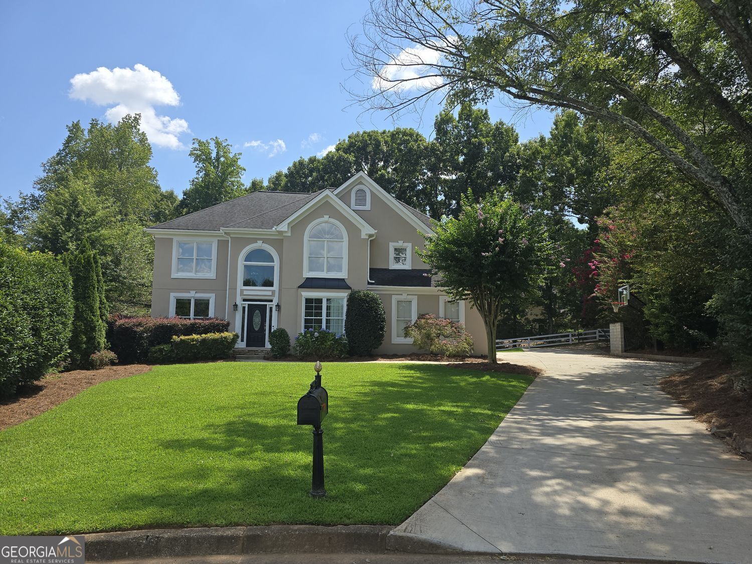 2835 Live Oak Court Property Photo 1