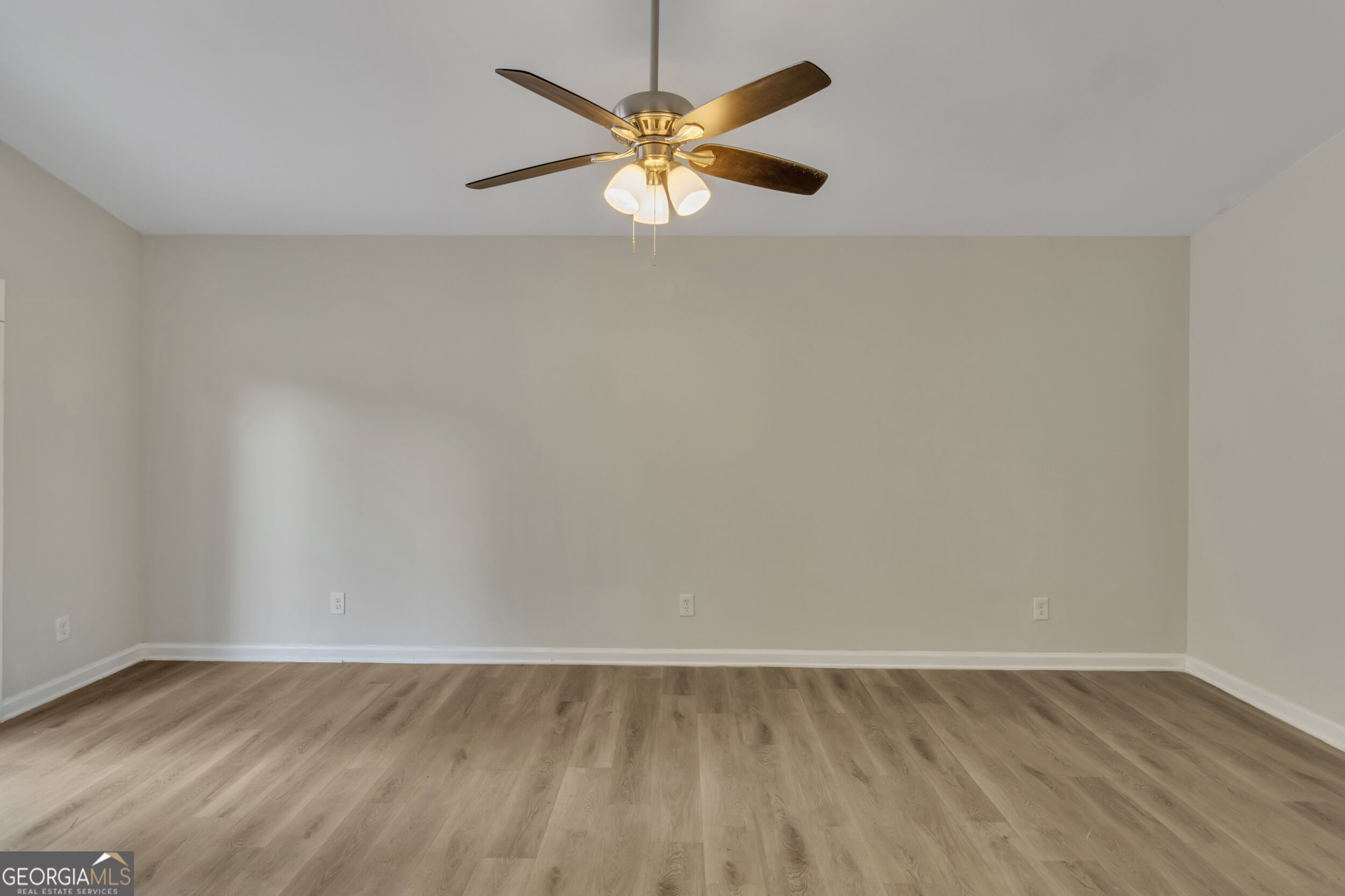 6817 Red Maple Drive Property Photo 7