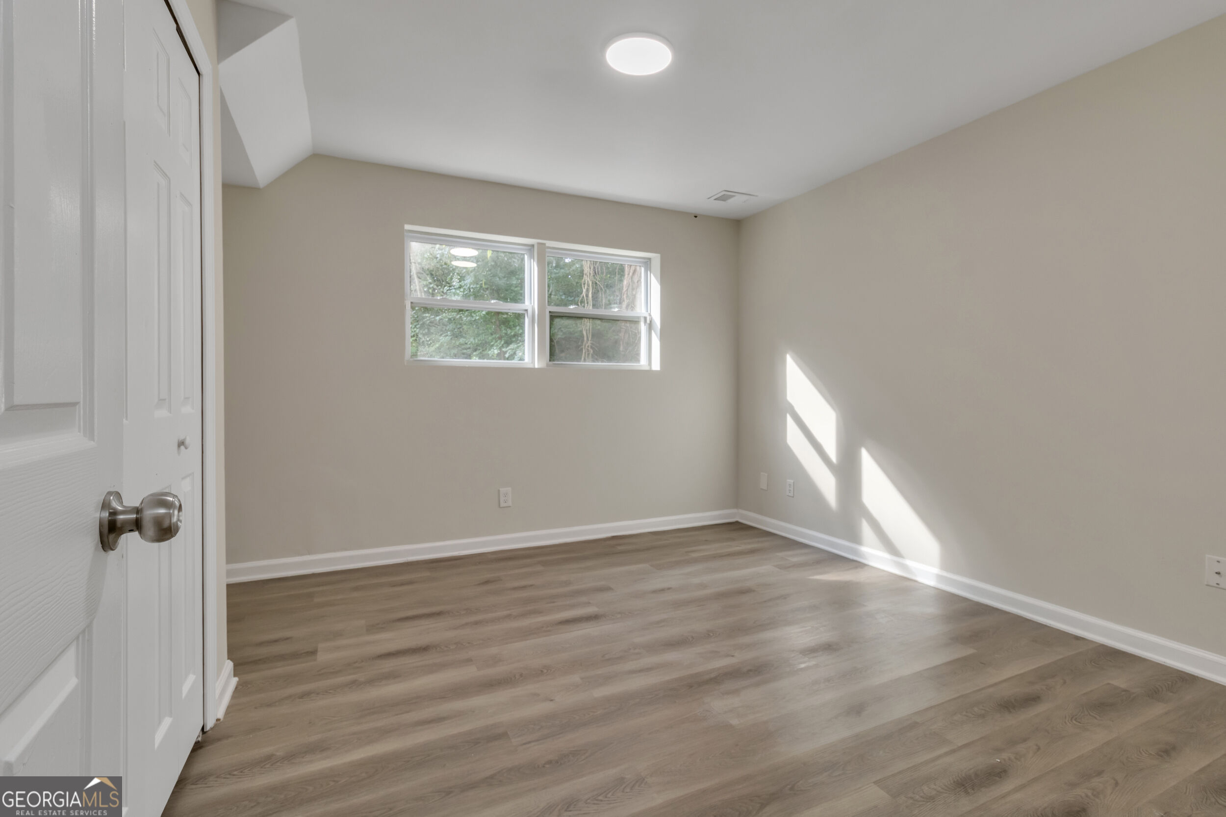 6817 Red Maple Drive Property Photo 9