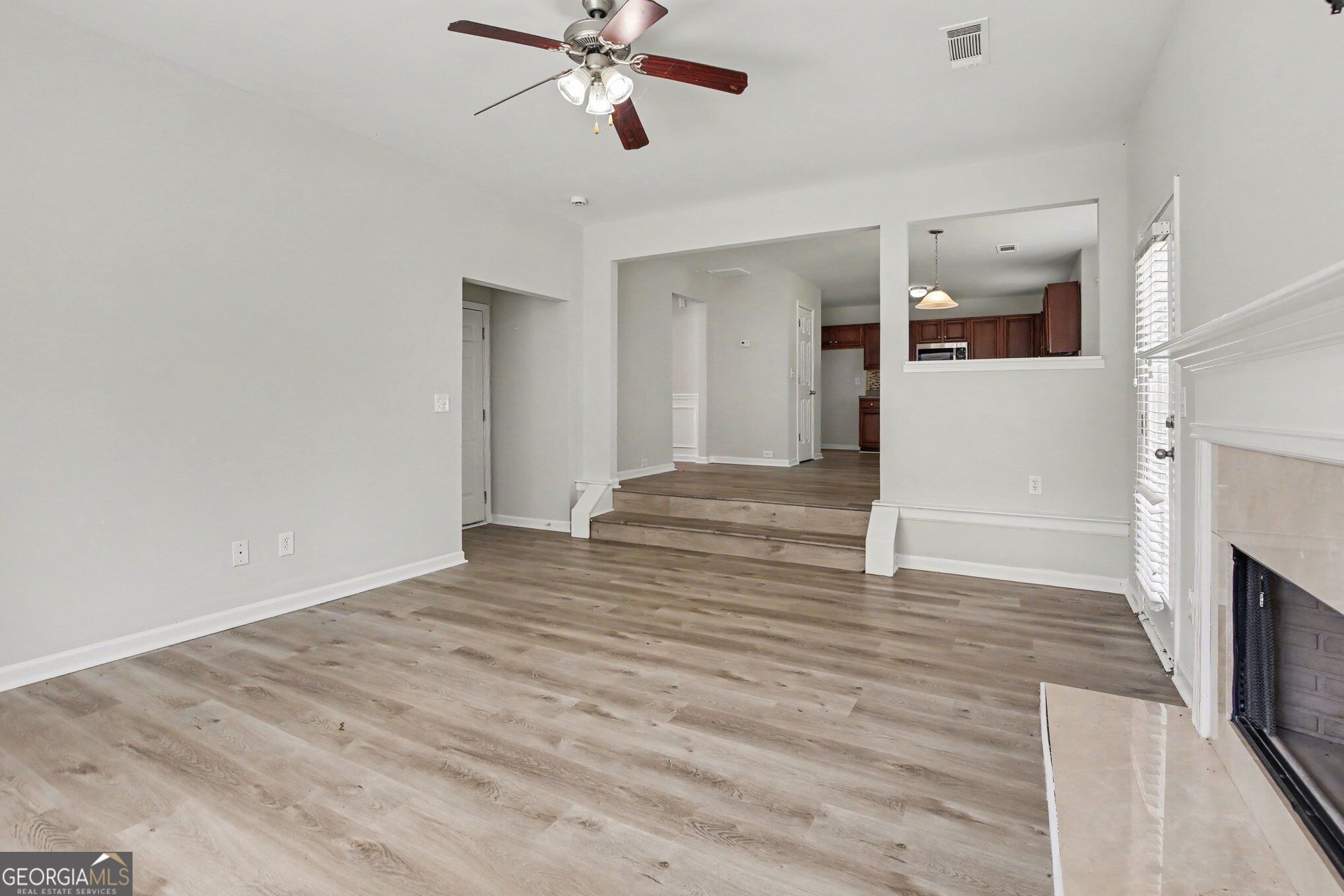 1020 Buckingham Terrace Property Photo 8