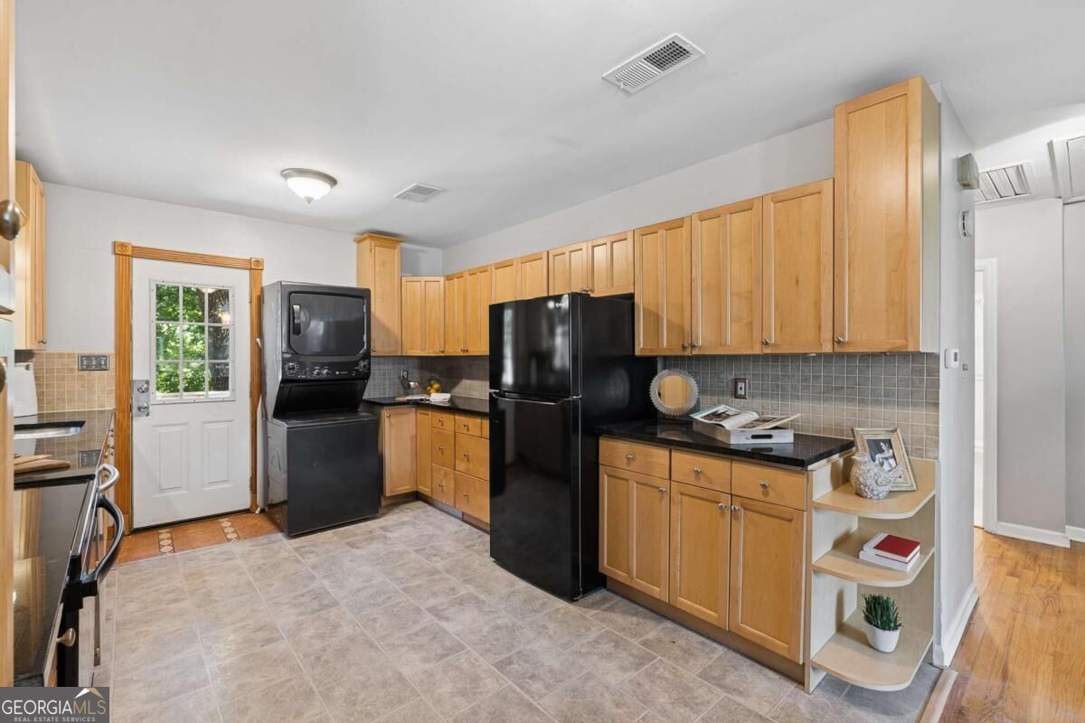 448 E Pharr Road Property Photo 10