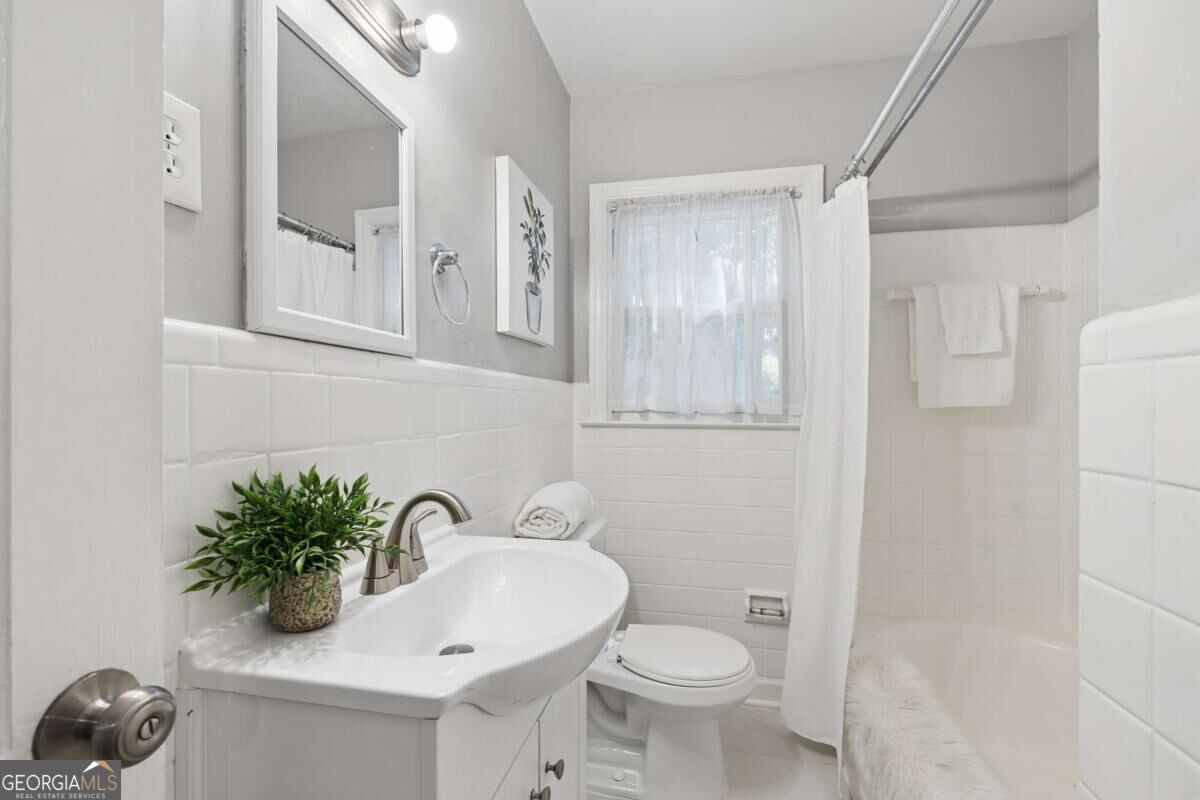 448 E Pharr Road Property Photo 24