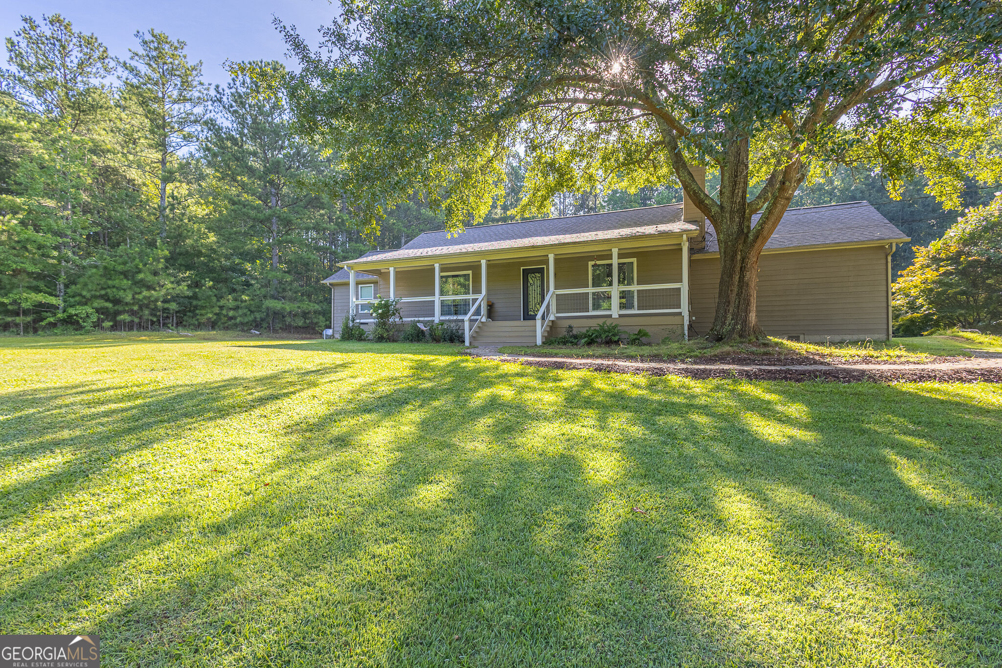 2553 Daniel Road Property Photo 1