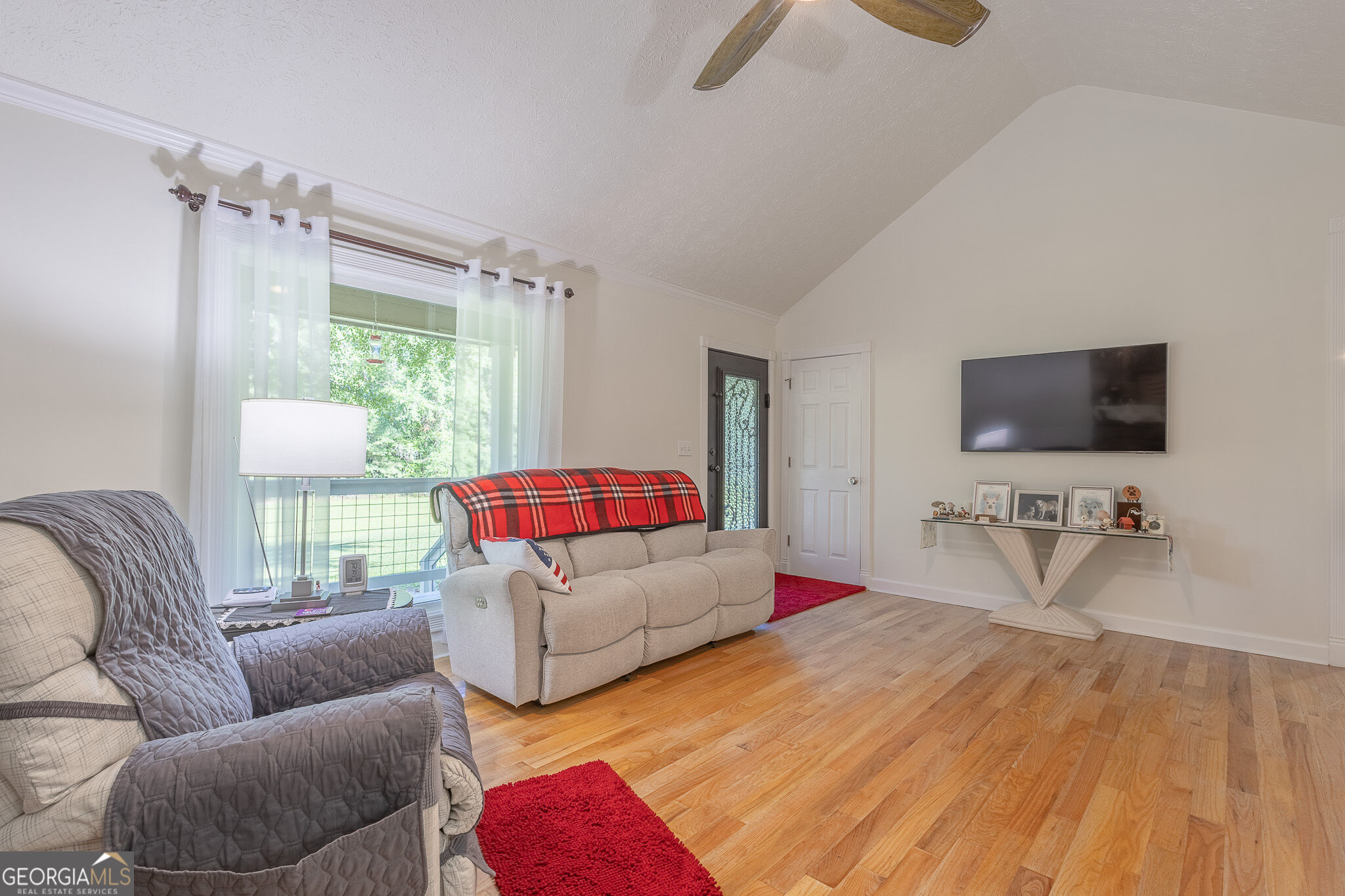 2553 Daniel Road Property Photo 6