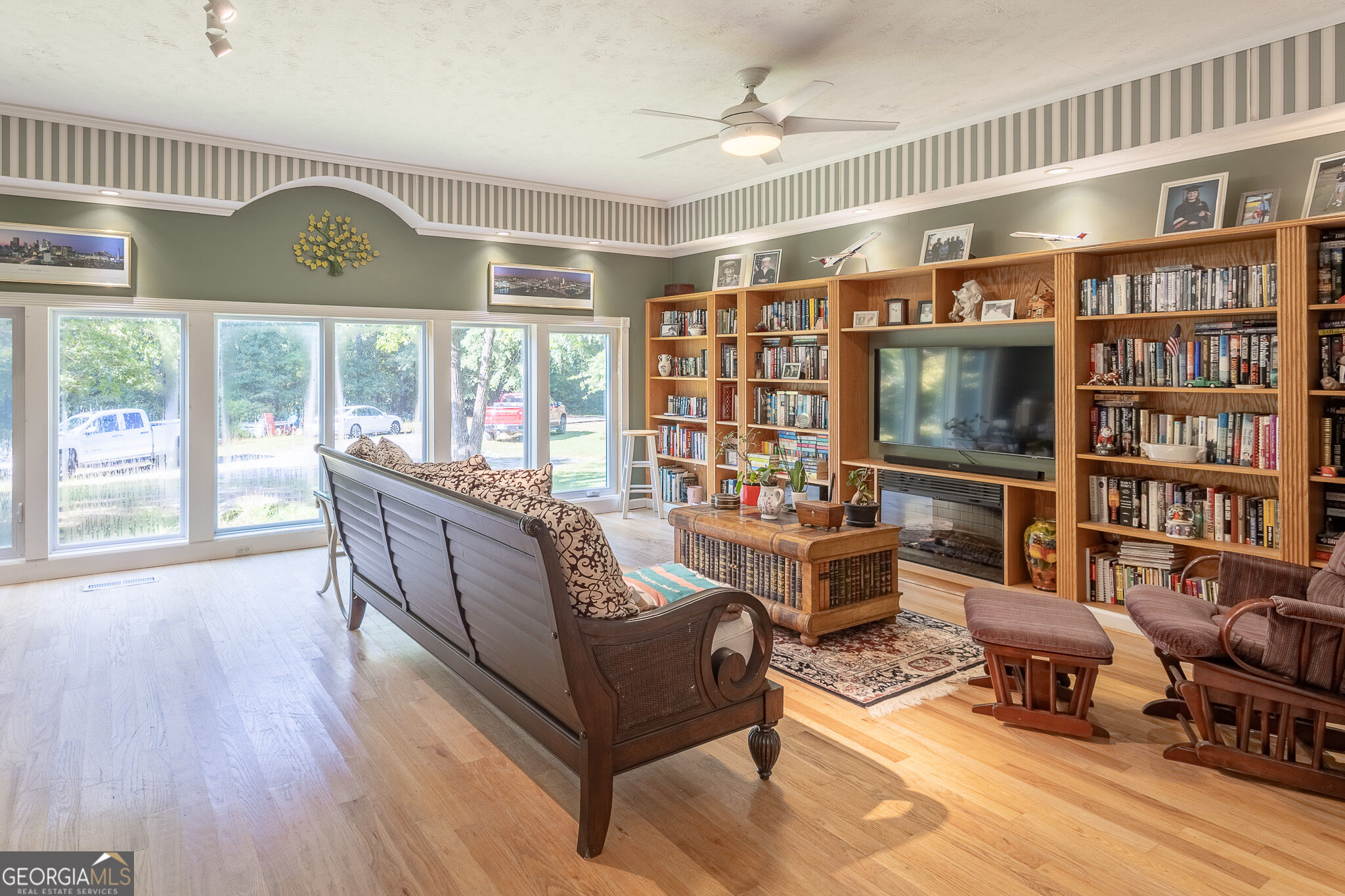 2553 Daniel Road Property Photo 13