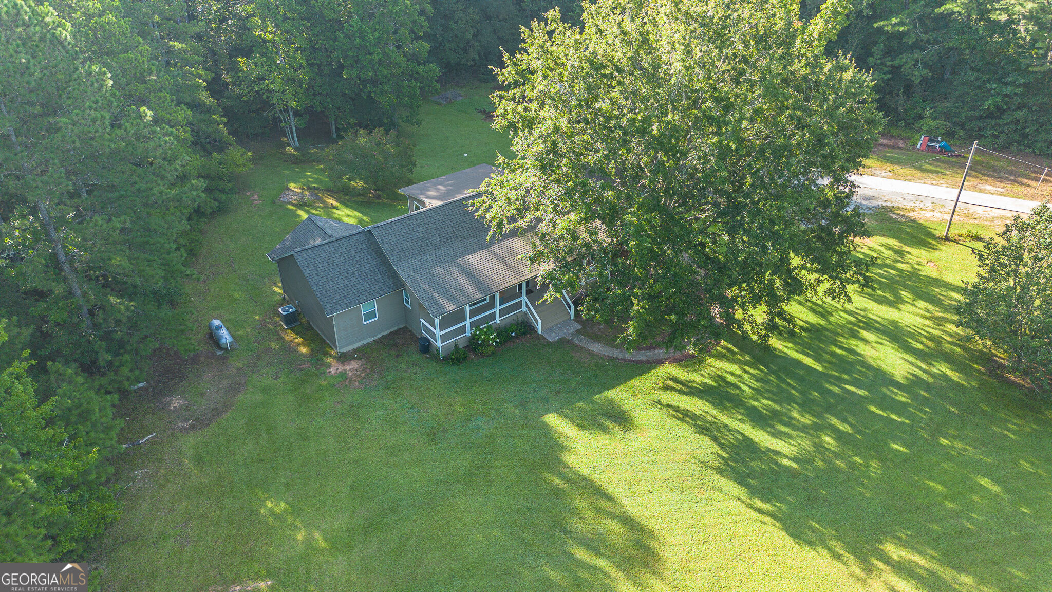 2553 Daniel Road Property Photo 35