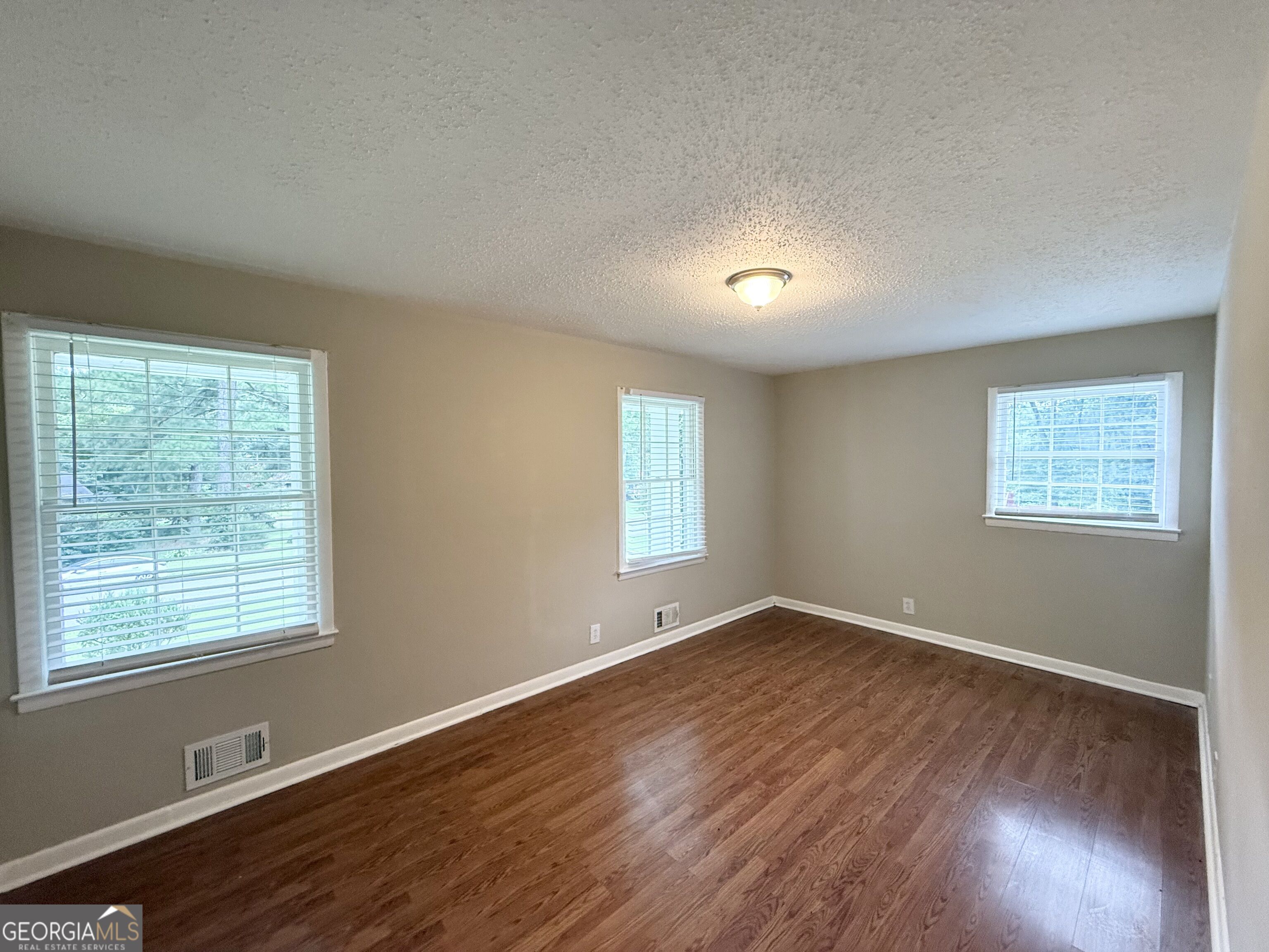 2946 Carriage Lane Property Photo 5